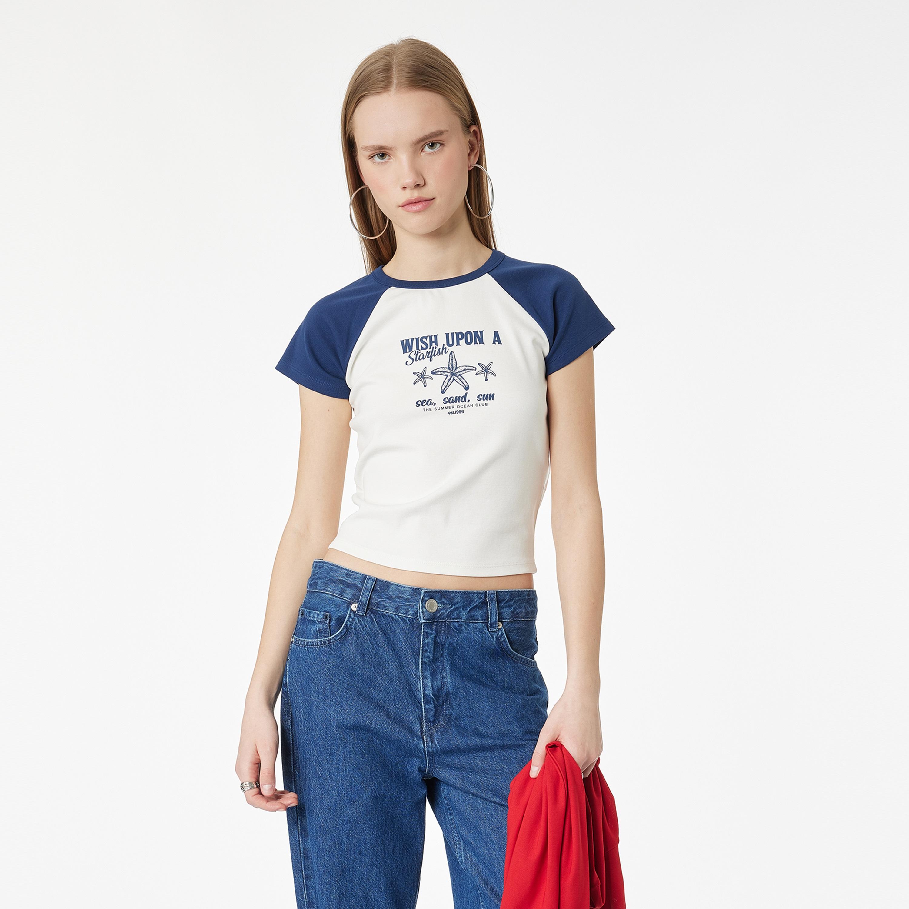 تيشيرت نسائي بأكمام "كاب" وتصميم "كولور بلوك" بلون أبيض من كوتون-women-clothing-tshirts-image-1