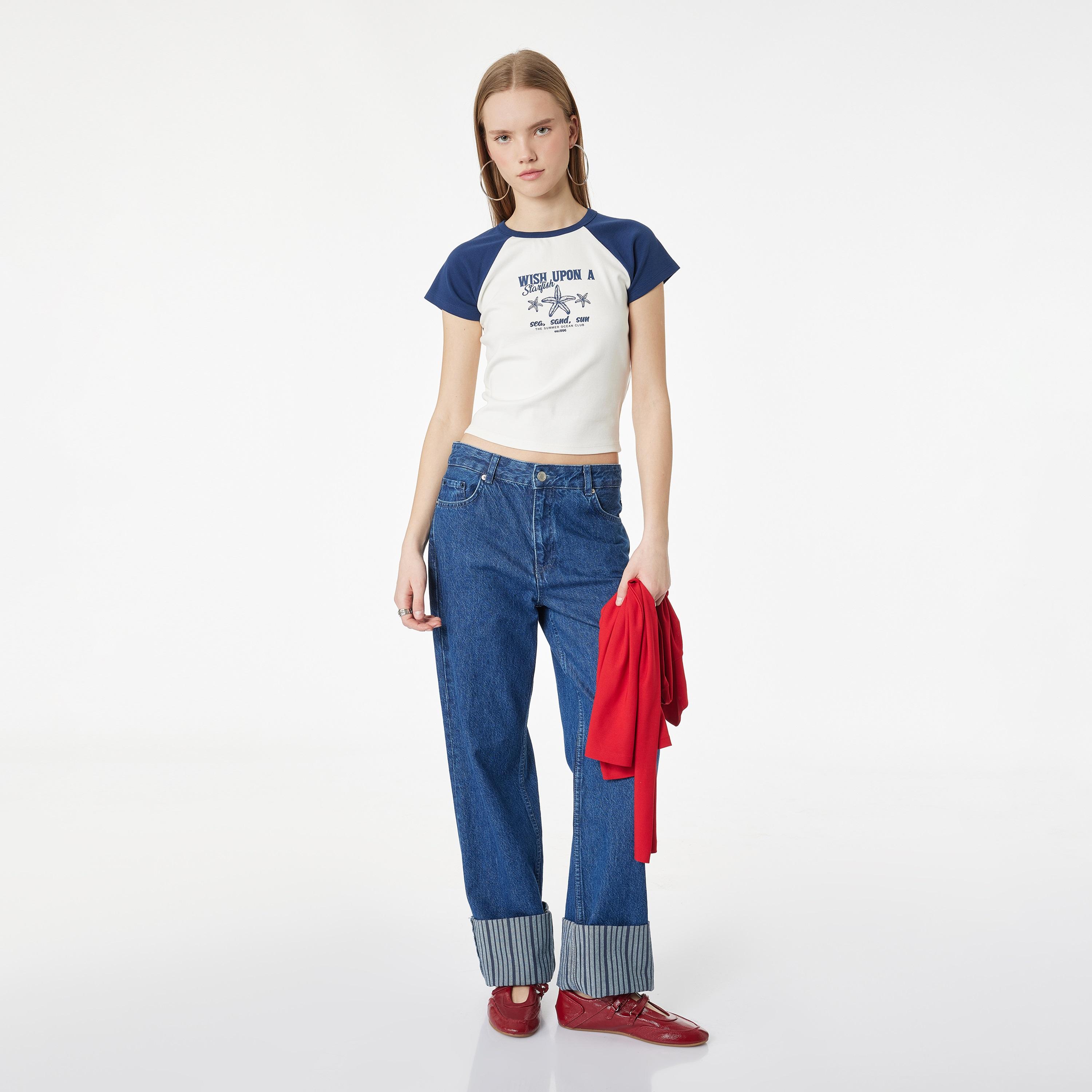 تيشيرت نسائي بأكمام "كاب" وتصميم "كولور بلوك" بلون أبيض من كوتون-women-clothing-tshirts-image-2