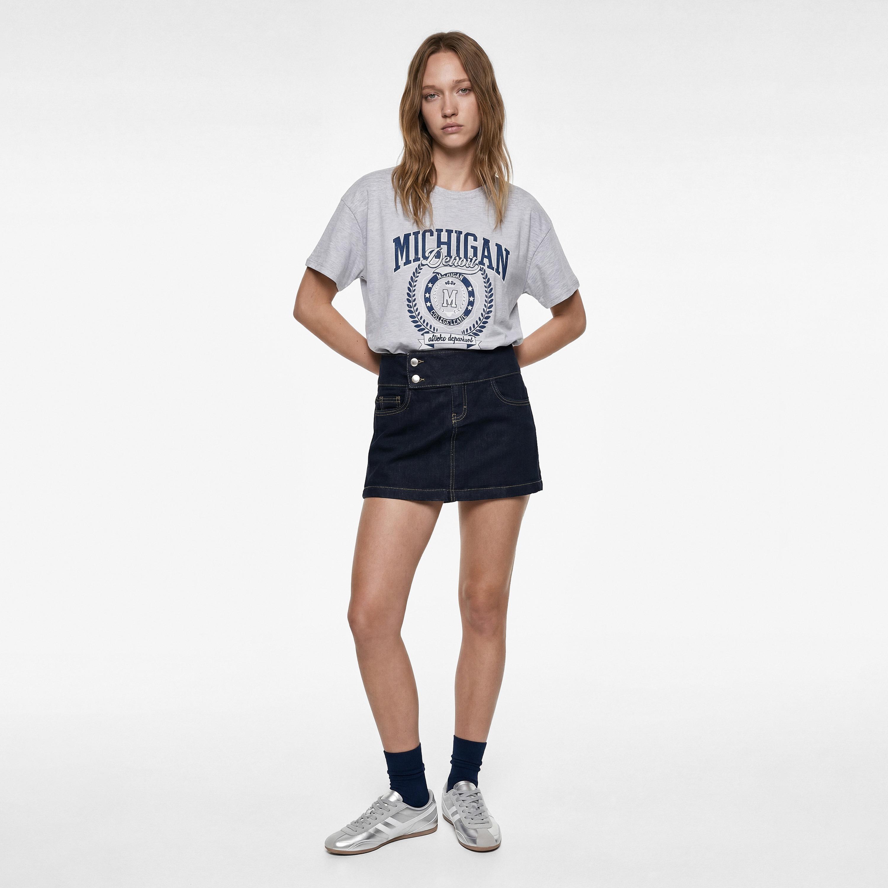 تيشرت نسائي بطبعة غرافيك بلون رمادي من كوتون-women-clothing-tshirts-image-2