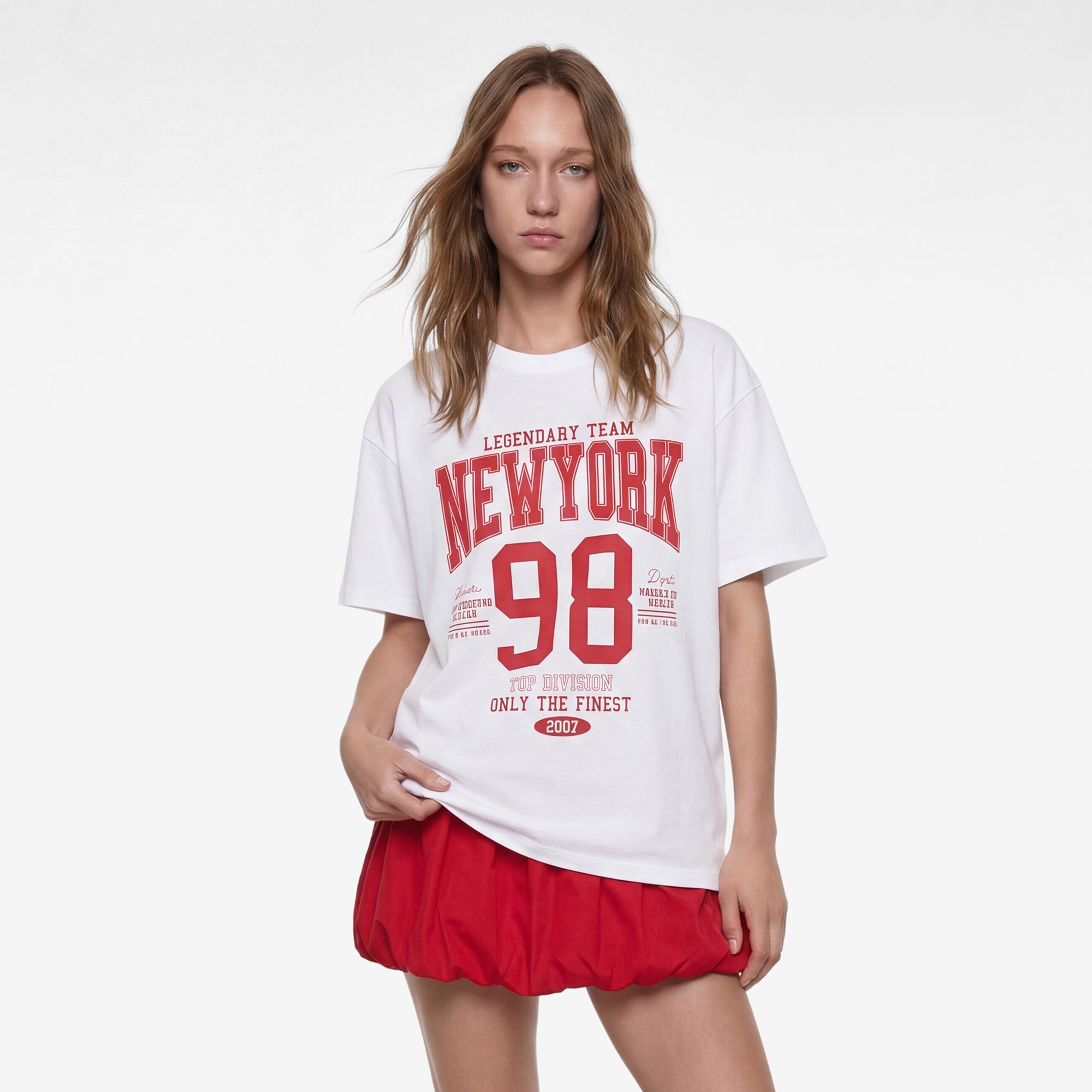 تيشيرت نسائي جامعي من القطن المطبوع بلون أبيض من كوتون-women-clothing-tshirts-image-1