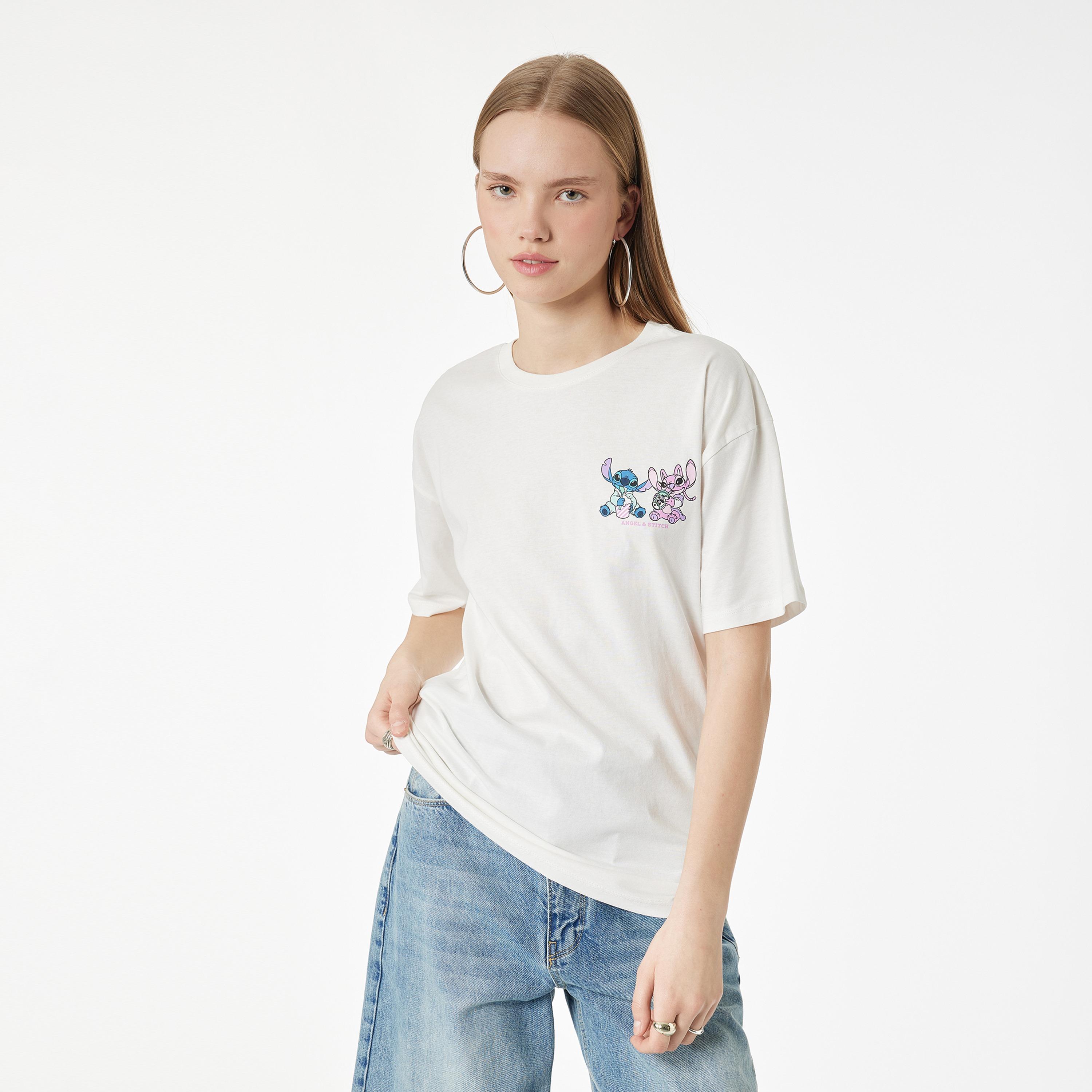 تيشيرت قطني نسائي بطبعة "غرافيك ستيتش" بلون أبيض من كوتون-women-clothing-tshirts-image-1