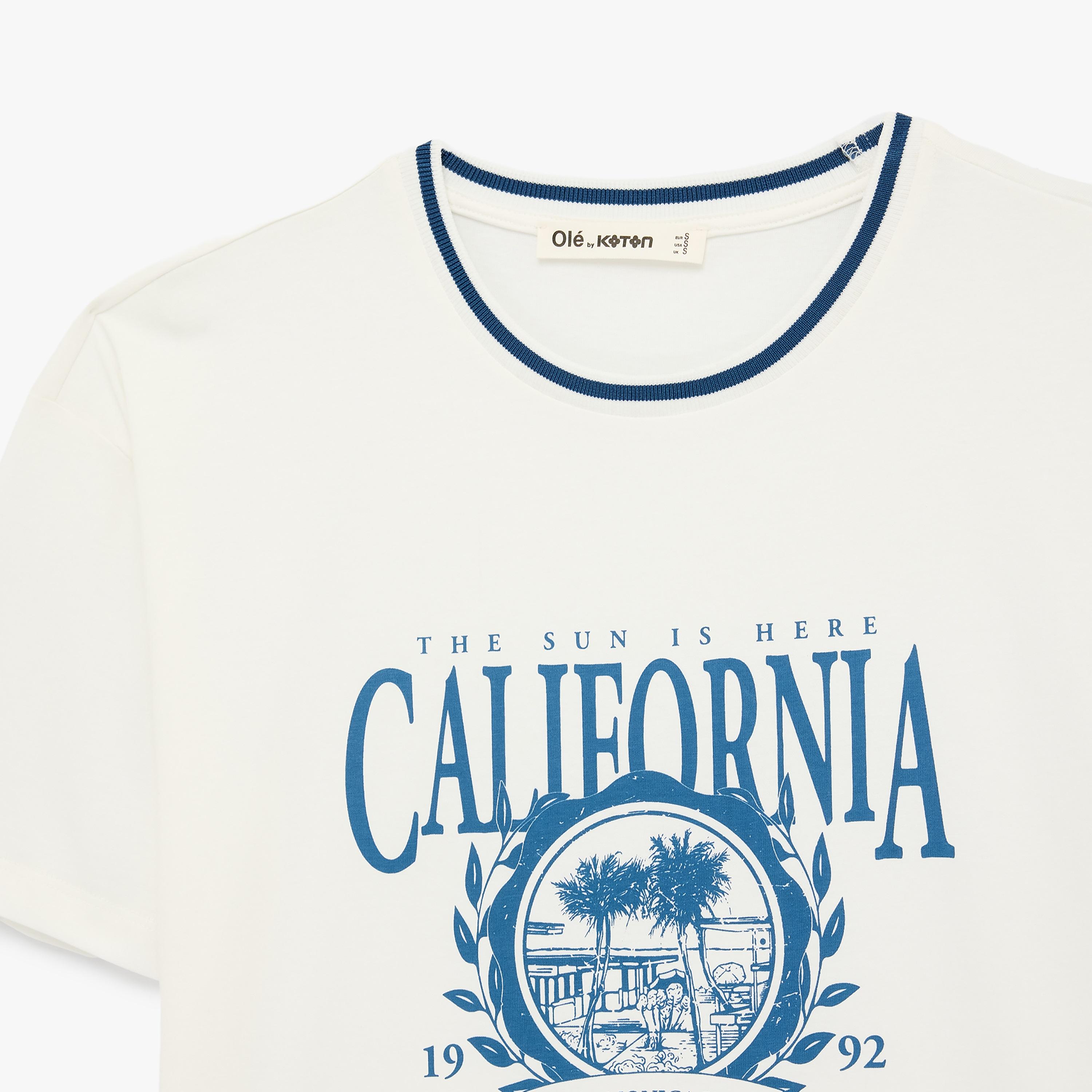تي شيرت نسائي قطني بطبعة جرافيكية باللون الأبيض من كوتون-women-clothing-tshirts-image-6