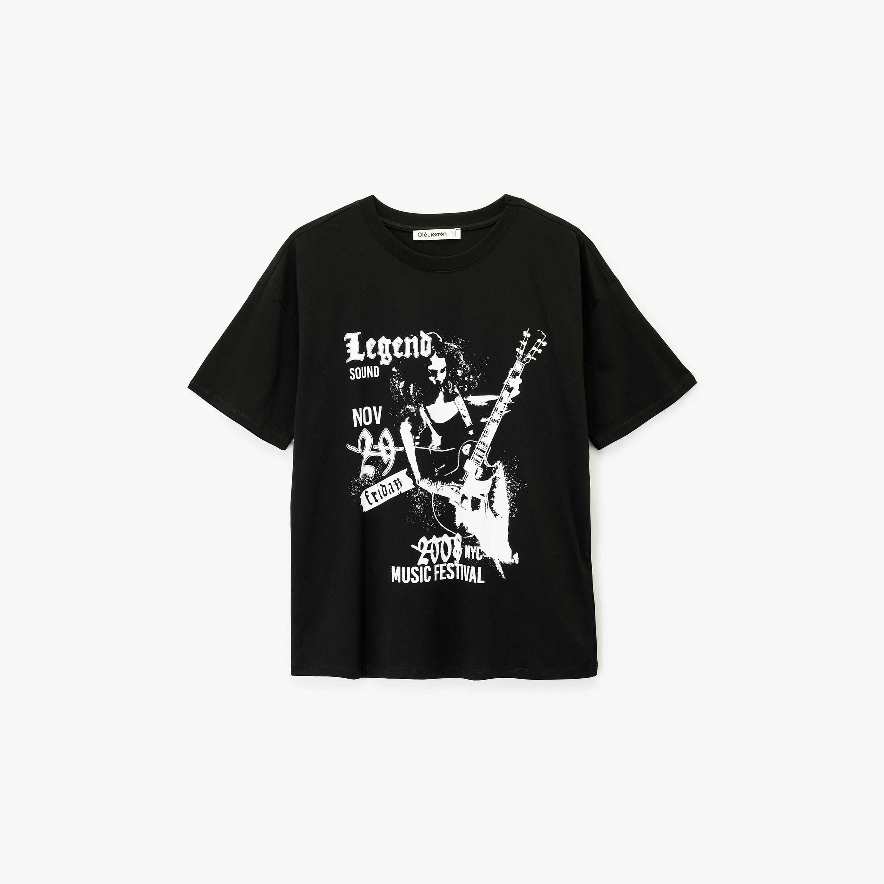 تيشيرت قطني نسائي بطبعة "غرافيك" لعازف جيتار بلون أسود من كوتون-women-clothing-tshirts-image-3