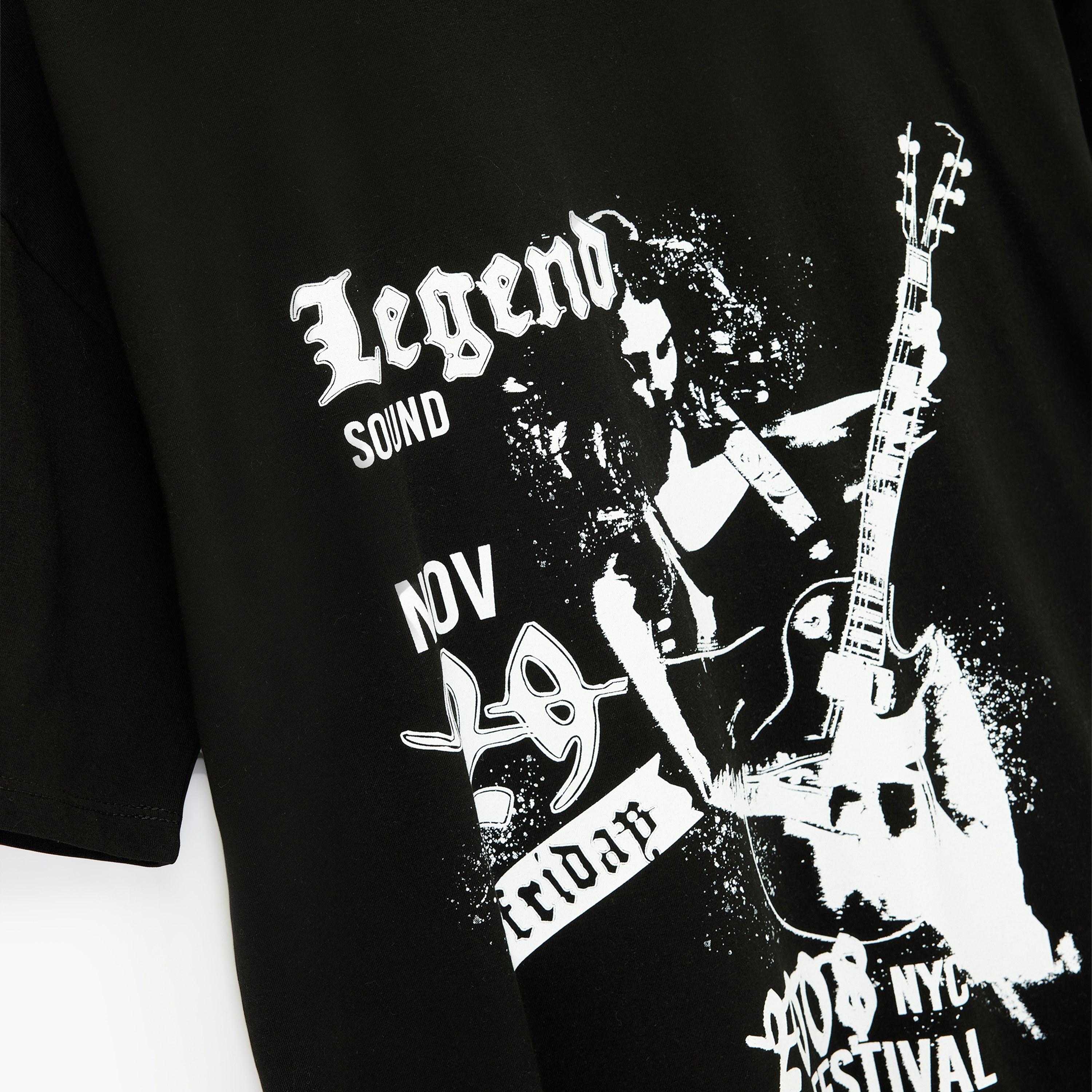 تيشيرت قطني نسائي بطبعة "غرافيك" لعازف جيتار بلون أسود من كوتون-women-clothing-tshirts-image-5
