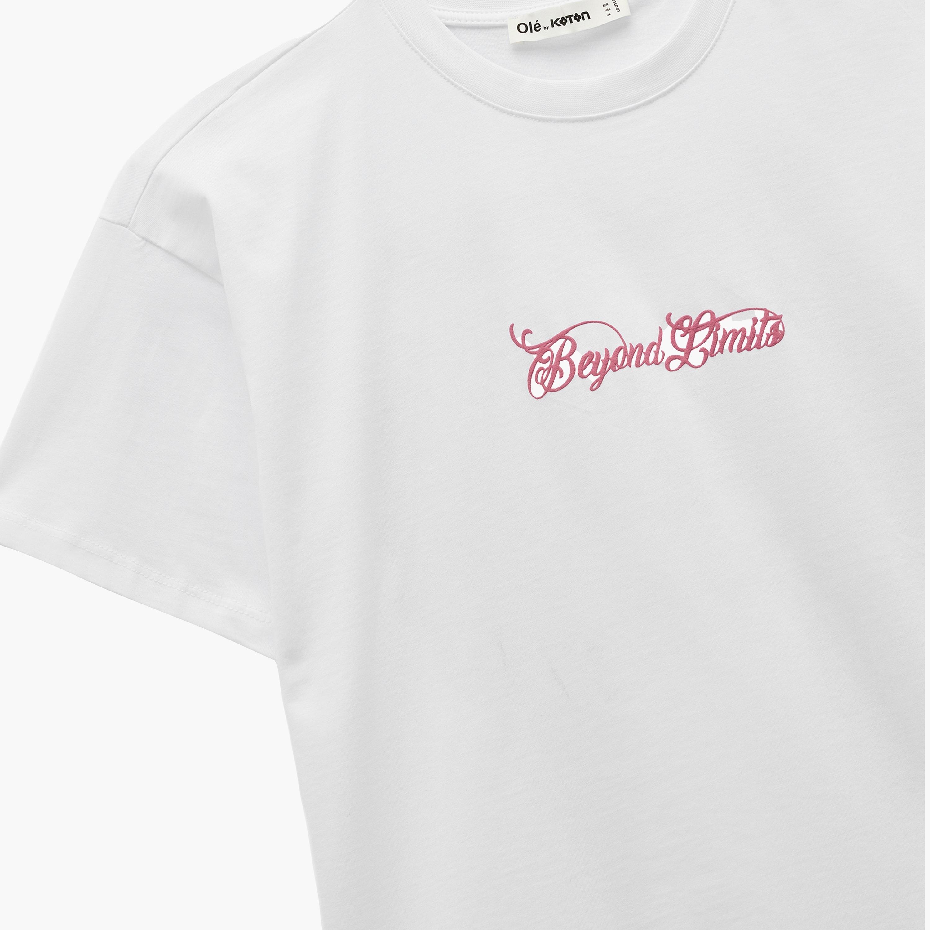 تي شيرت نسائي قطني بطبعة جرافيكية باللون الأبيض من كوتون-women-clothing-tshirts-image-8