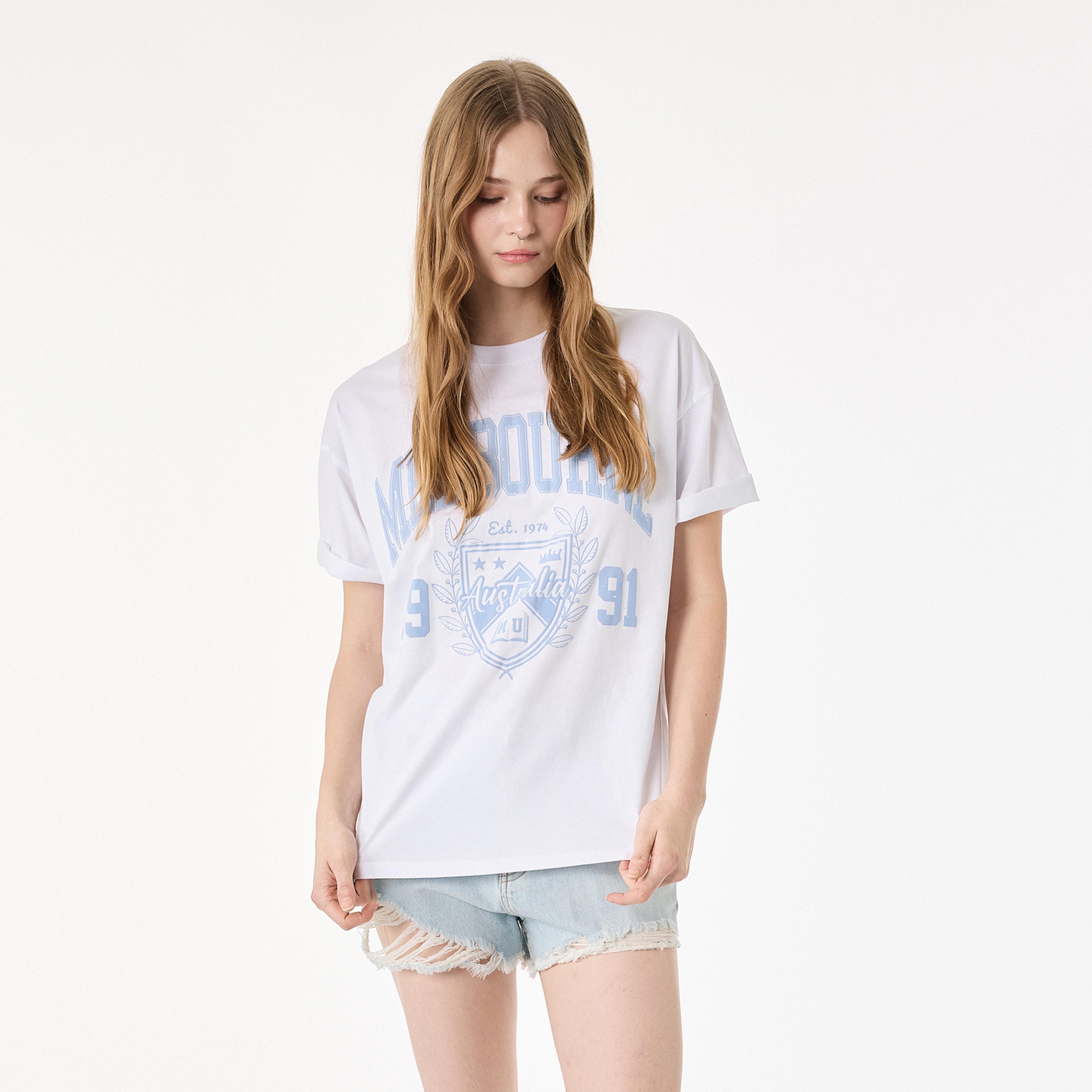 تيشيرت قطني نسائي بطبعة "فارسيتي" جامعية بلون أبيض من كوتون-women-clothing-tshirts-image-1