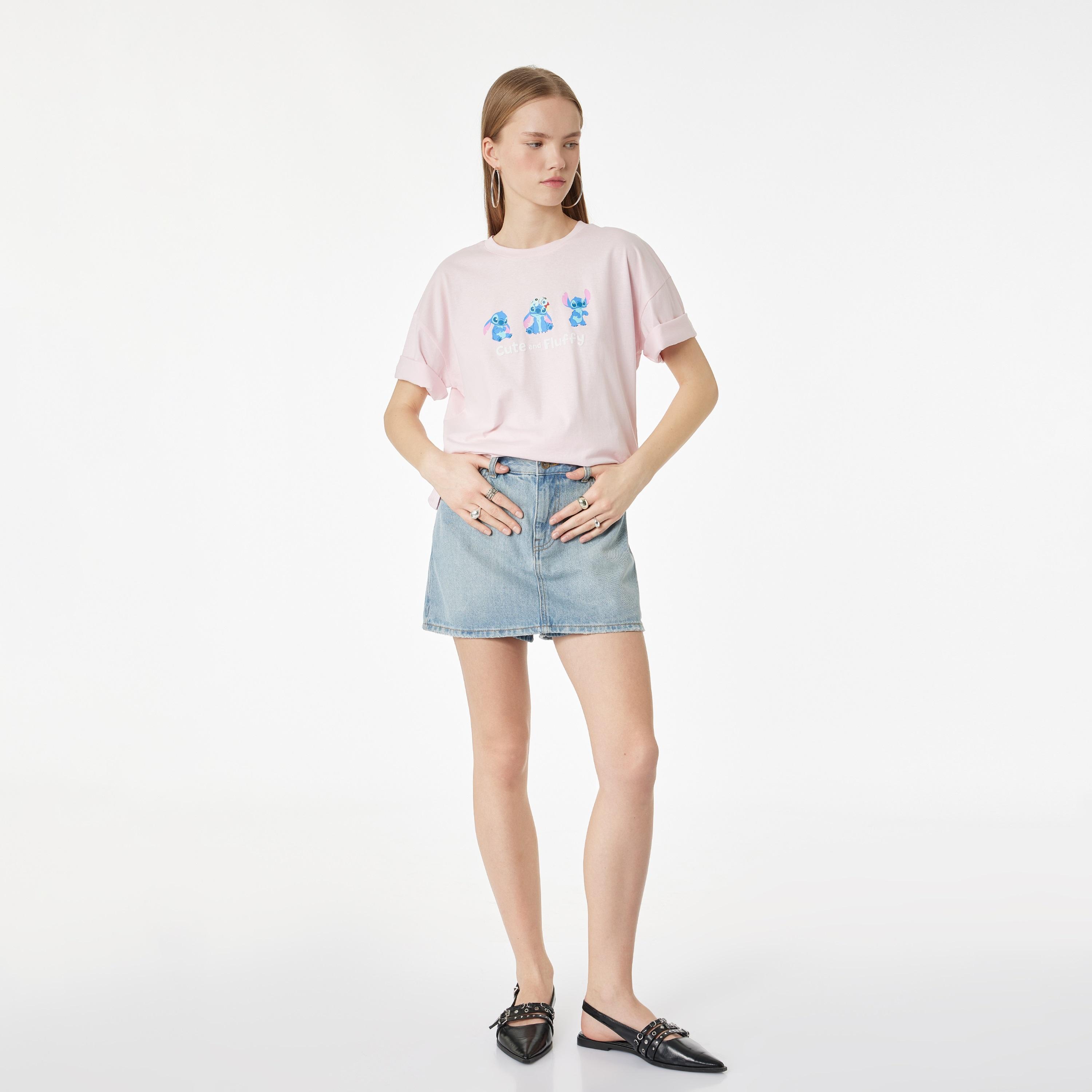 تيشيرت قطني نسائي بطبعة "غرافيك ستيتش" بلون وردي من كوتون-women-clothing-tshirts-image-2