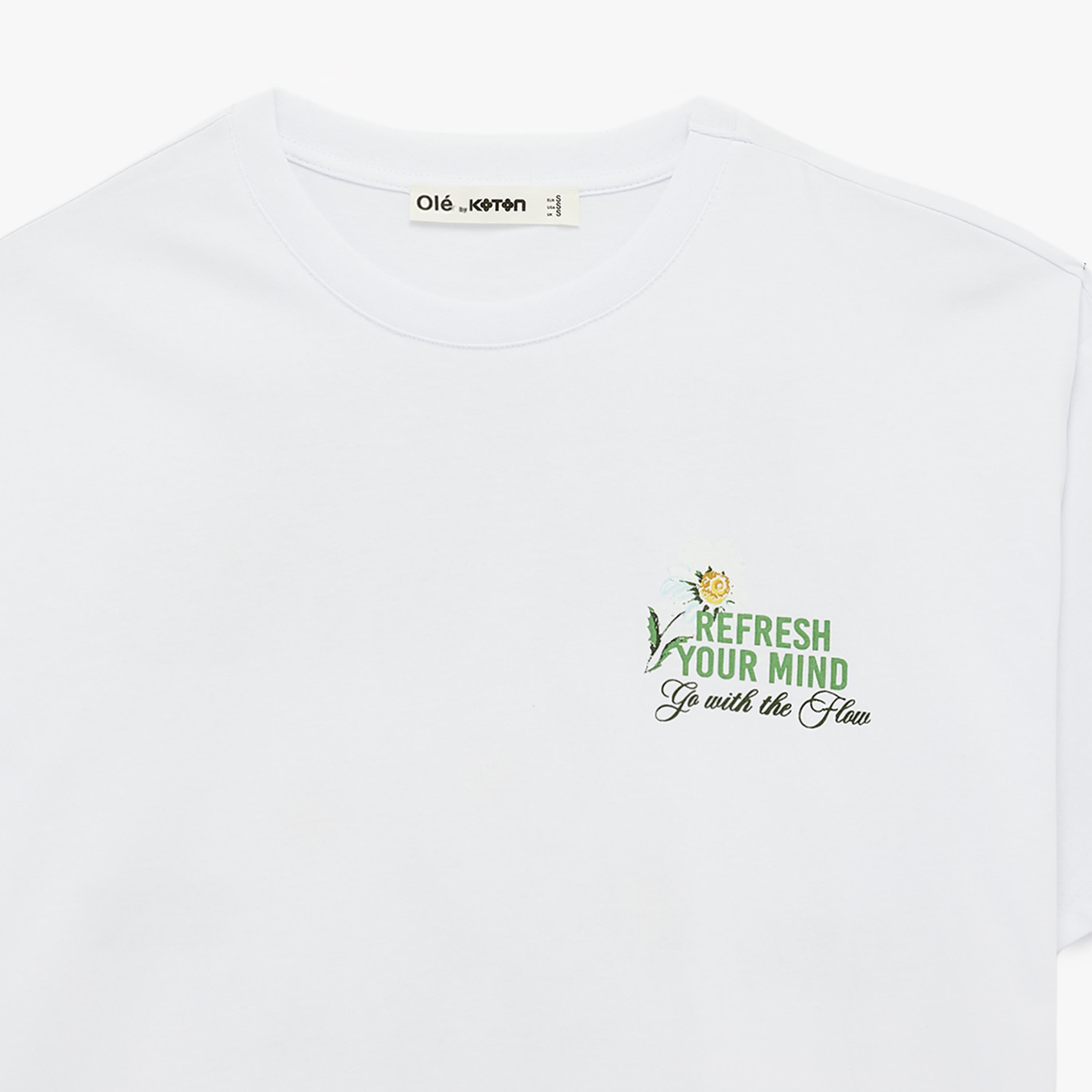 تيشيرت قطني نسائي بطبعة "غرافيك" الزهور بلون أبيض من كوتون-women-clothing-tshirts-image-7