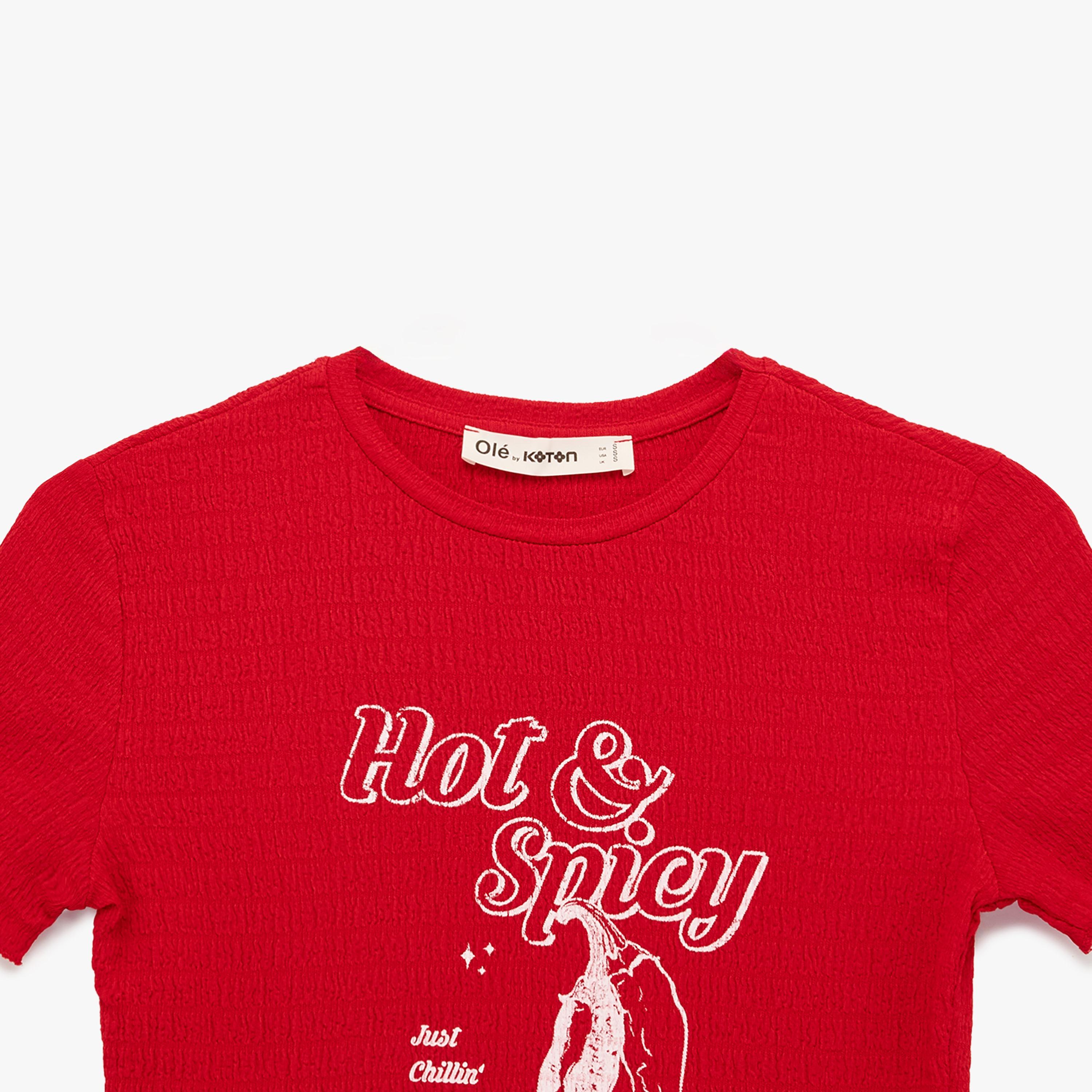 تيشيرت نسائي بطبعة "غرافيك" الفلفل الحار (شيلي) بلون أحمر من كوتون-women-clothing-tshirts-image-5