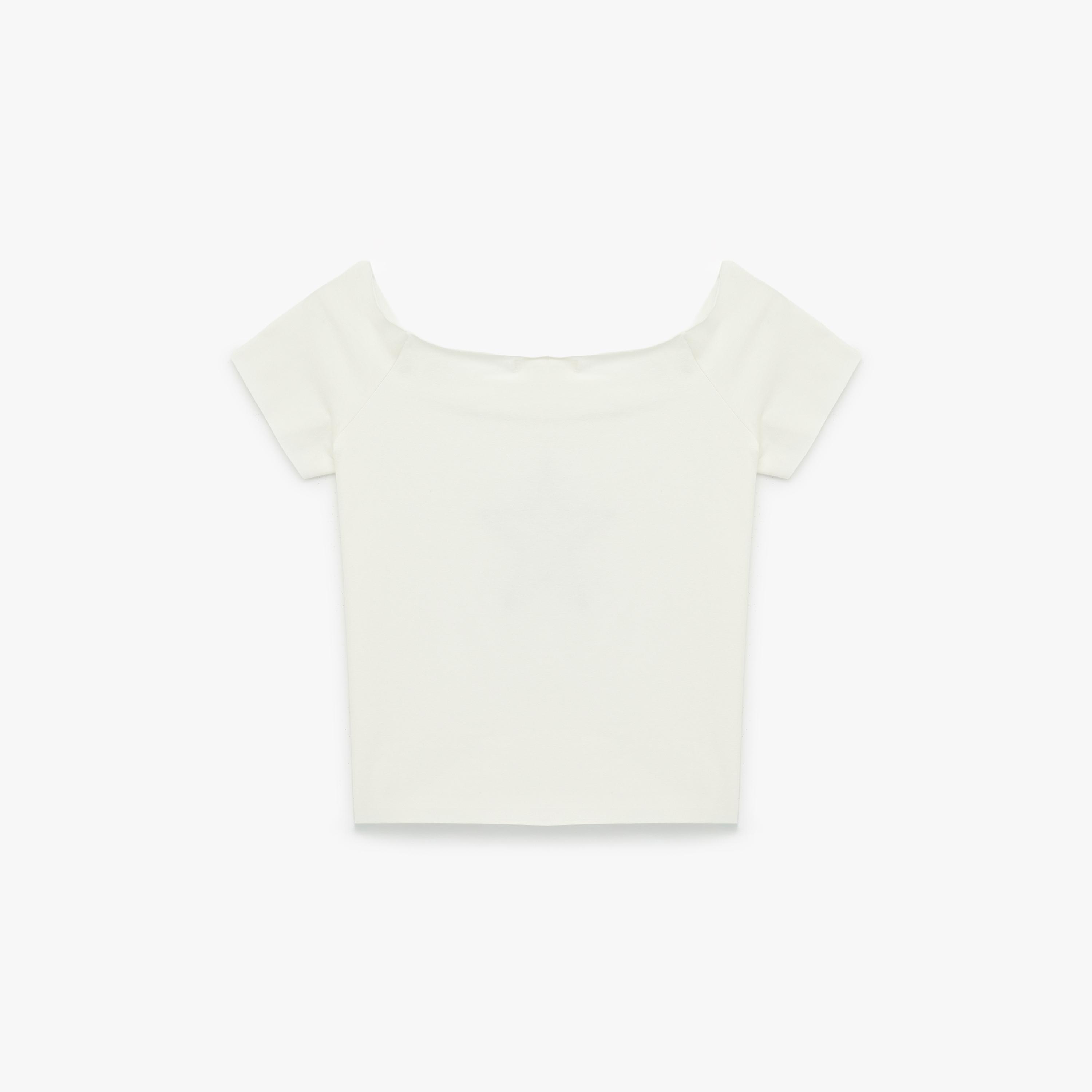 تيشيرت نسائي بتفاصيل "أبليكيه" لنجمة بلون أبيض من كوتون-women-clothing-tshirts-image-4
