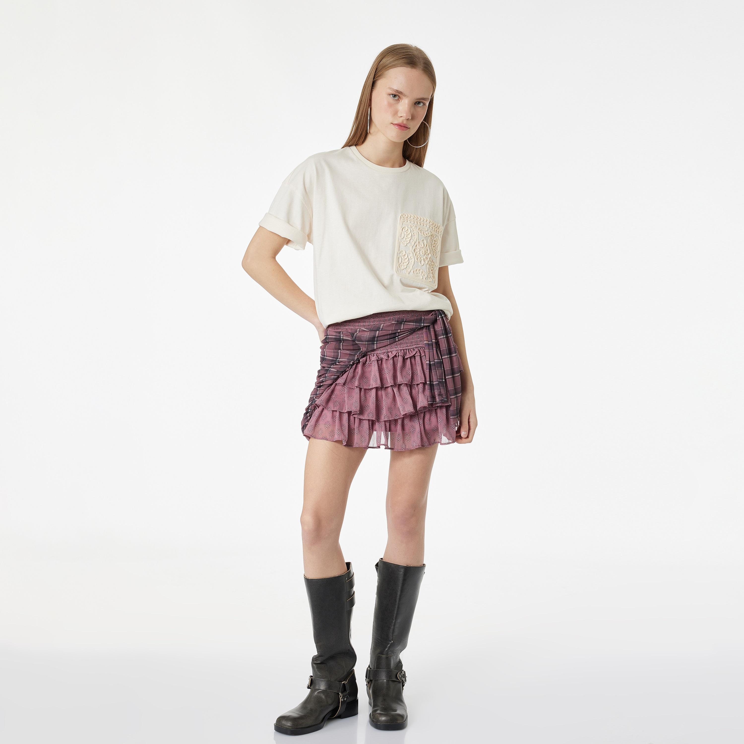 تيشيرت قطني نسائي بتطريز بلون بيج من كوتون-women-clothing-tshirts-image-2