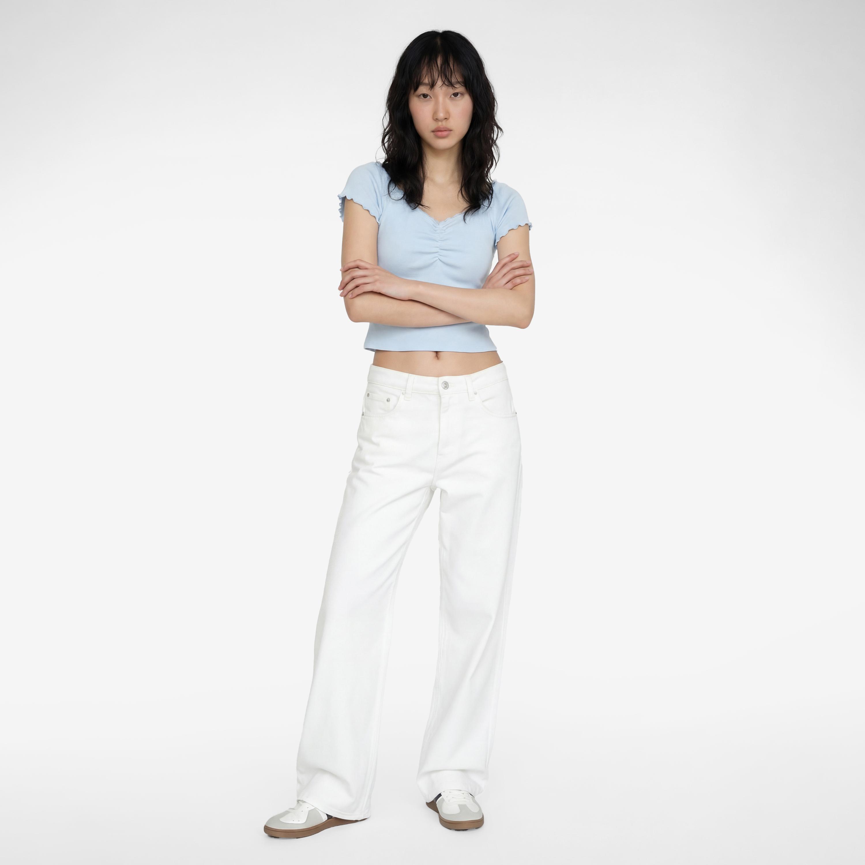 بلوزة نسائية بأكمام "راجلان" وتصميم "روشد" بزمزمة بلون أزرق فاتح من كوتون-women-clothing-shirtsandblouses-blouses-image-2