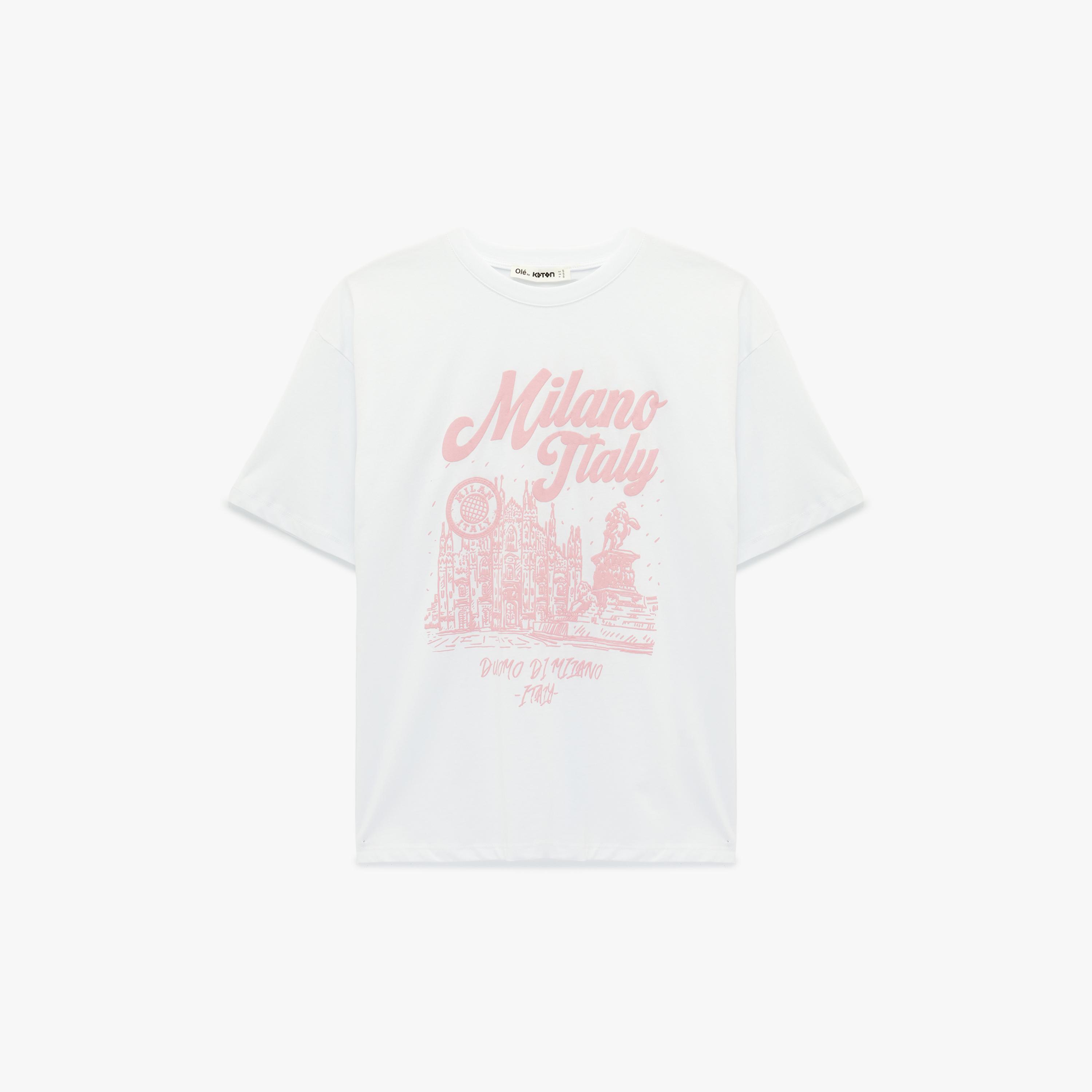 تيشيرت قطني نسائي بطبعة "غرافيك" لمدينة بلون أبيض من كوتون-women-clothing-tshirts-image-4