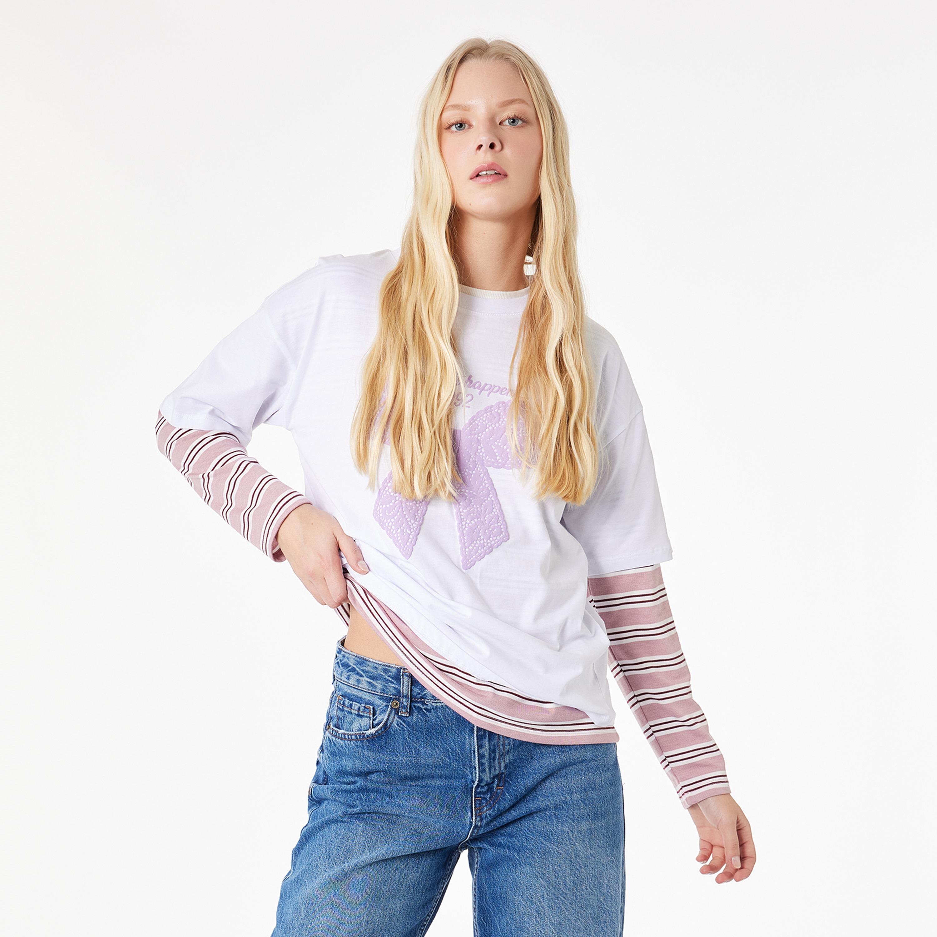 تيشيرت قطني نسائي بطبعة "غرافيك" لفيونكة بلون أبيض من كوتون-women-clothing-tshirts-image-1