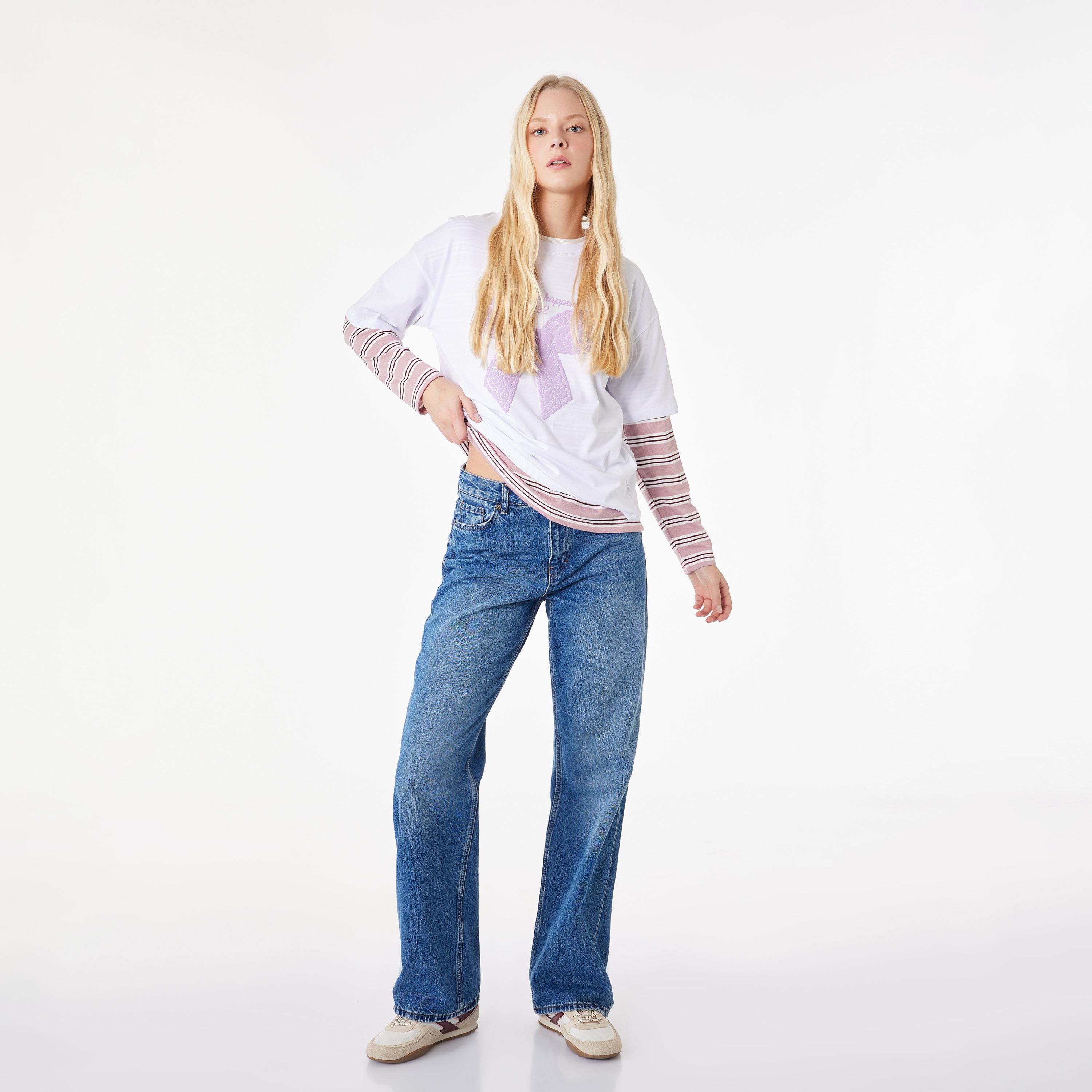تيشيرت قطني نسائي بطبعة "غرافيك" لفيونكة بلون أبيض من كوتون-women-clothing-tshirts-image-2