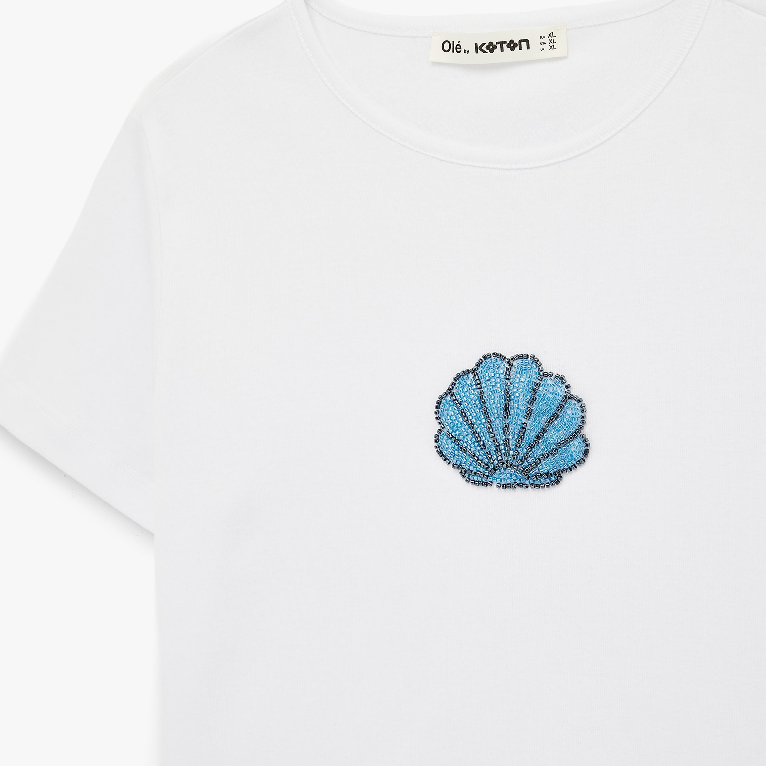 تيشيرت قطني نسائي بتزيين خرز "بيدد" بلون أبيض من كوتون-women-clothing-tshirts-image-5