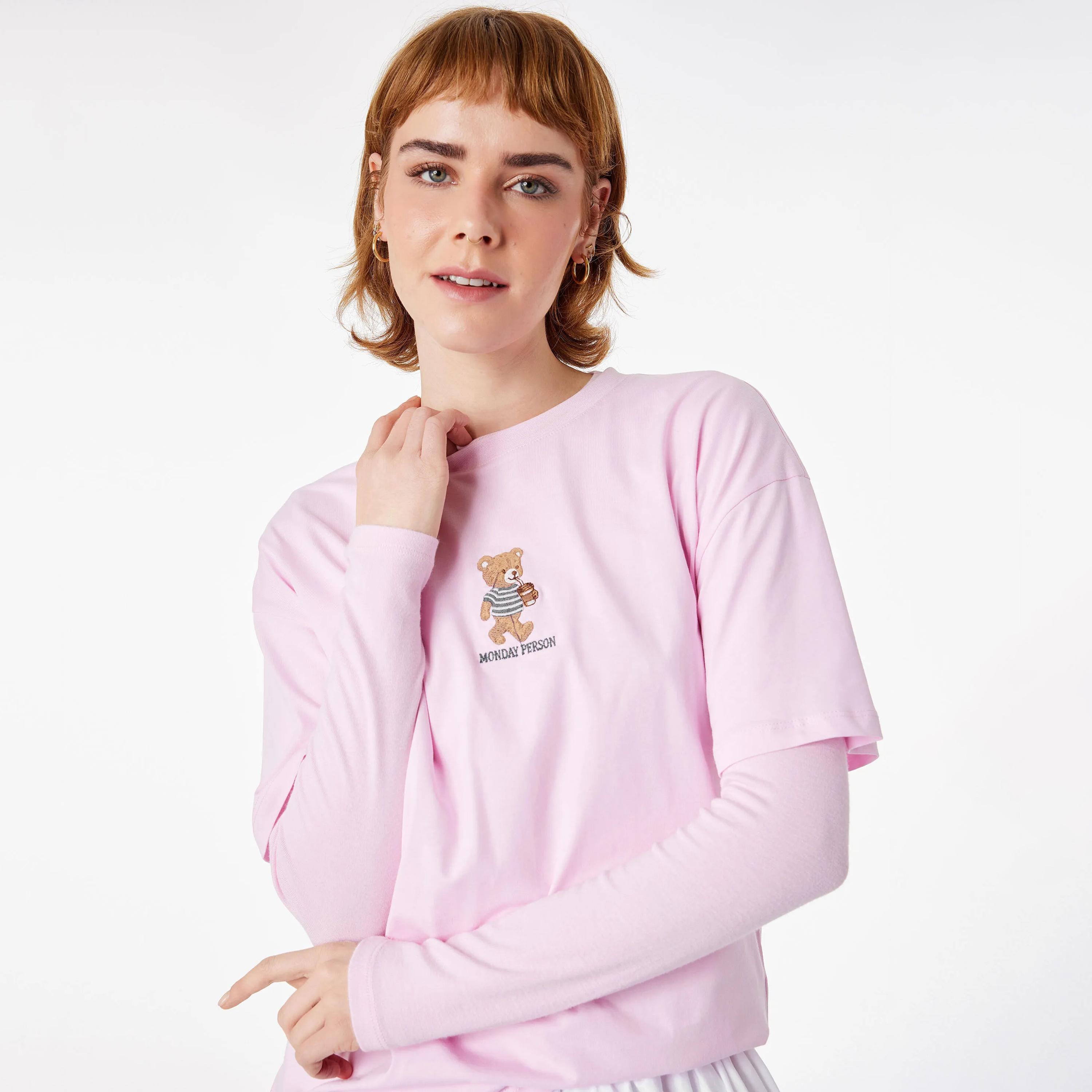 تيشيرت حريمي وردي قماش قطن مطرز بأكمام مسدلة من كوتون-women-clothing-tshirts-image-1