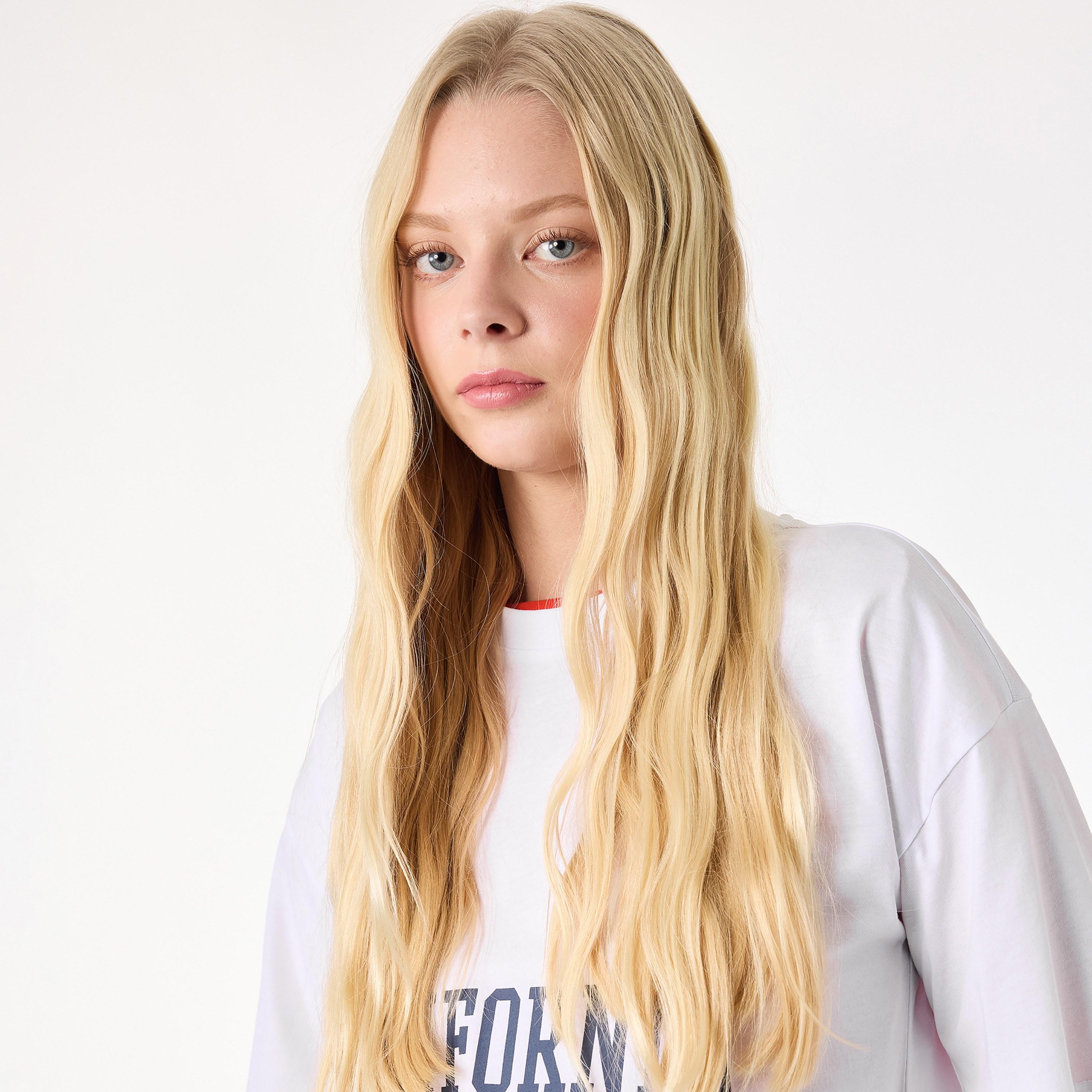 تي شيرت نسائي قطني بطبعة جرافيكية باللون الأبيض من كوتون-women-clothing-tshirts-image-3