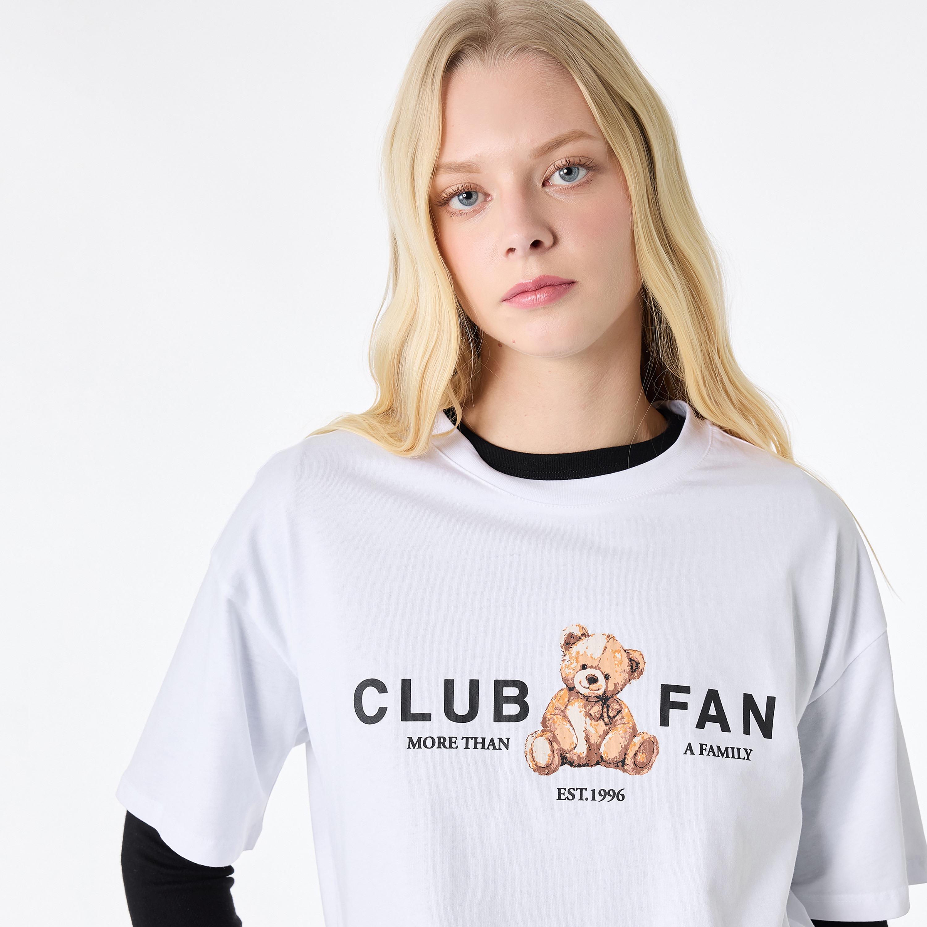 تيشيرت قطني نسائي بطبعة "غرافيك" لدب "تيدي" بلون أبيض من كوتون-women-clothing-tshirts-image-3