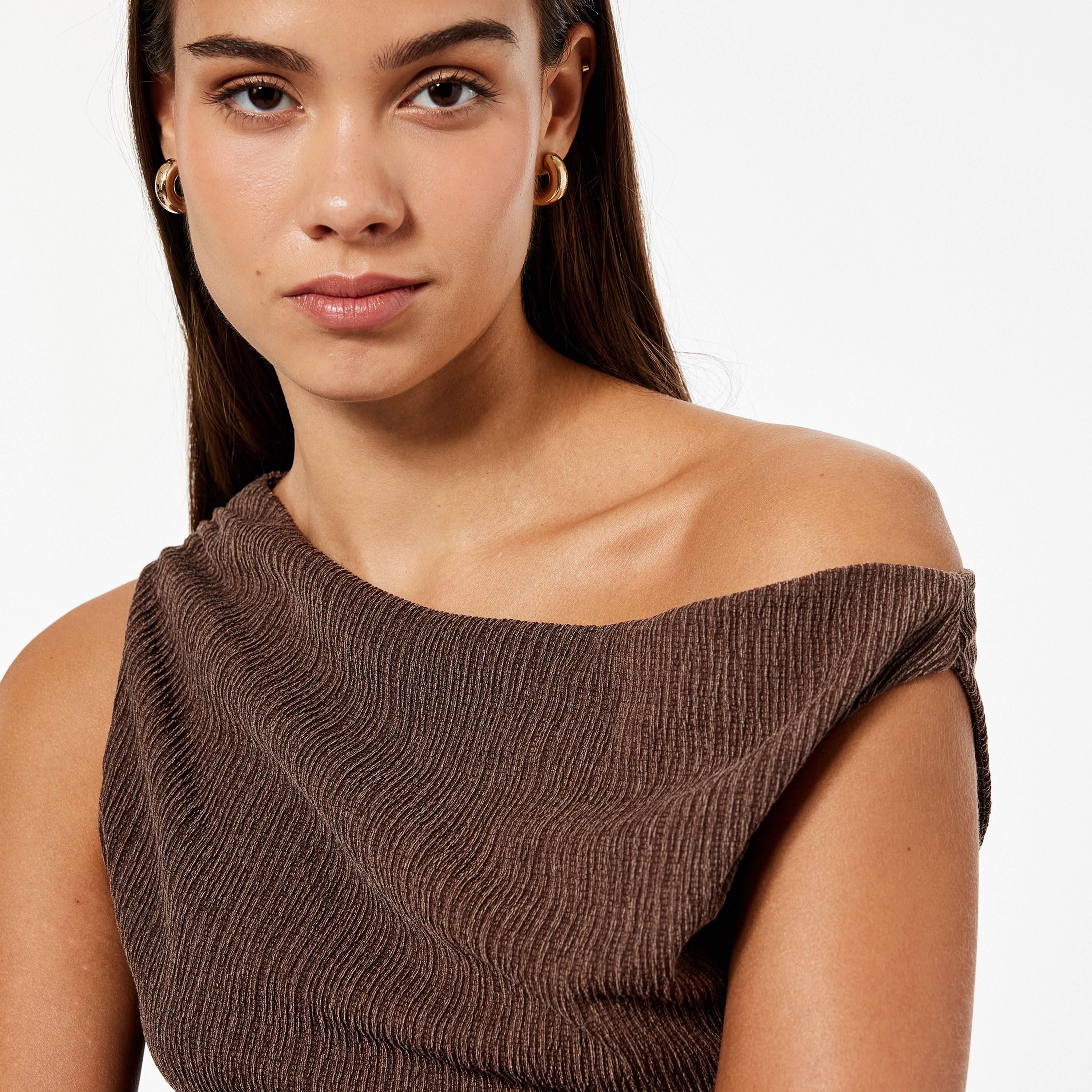 توب نسائي بزمزمات وكتف واحد من كوتون-women-clothing-shirtsandblouses-blouses-image-2