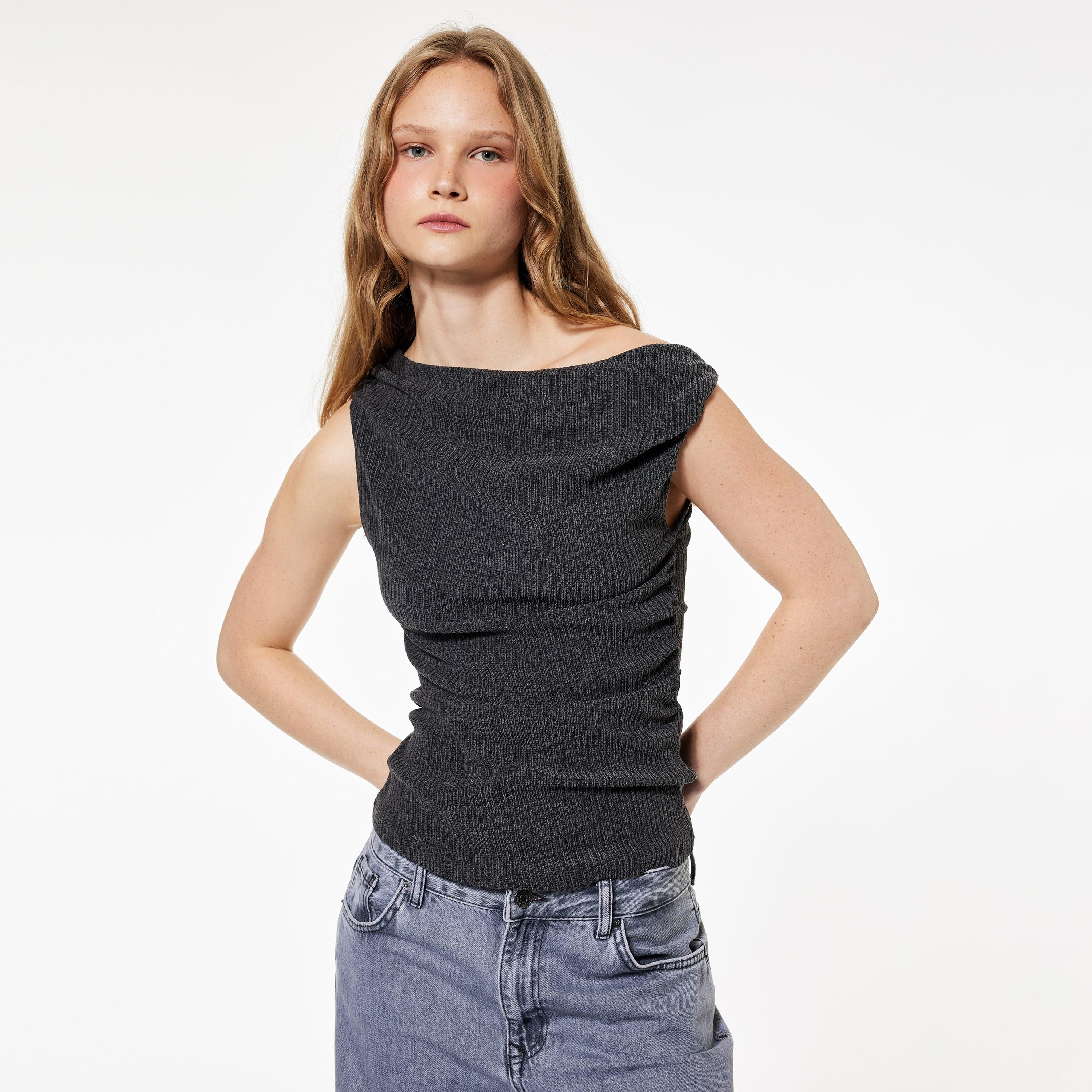 توب نسائي بزمزمات وكتف واحد من كوتون-women-clothing-shirtsandblouses-blouses-image-5