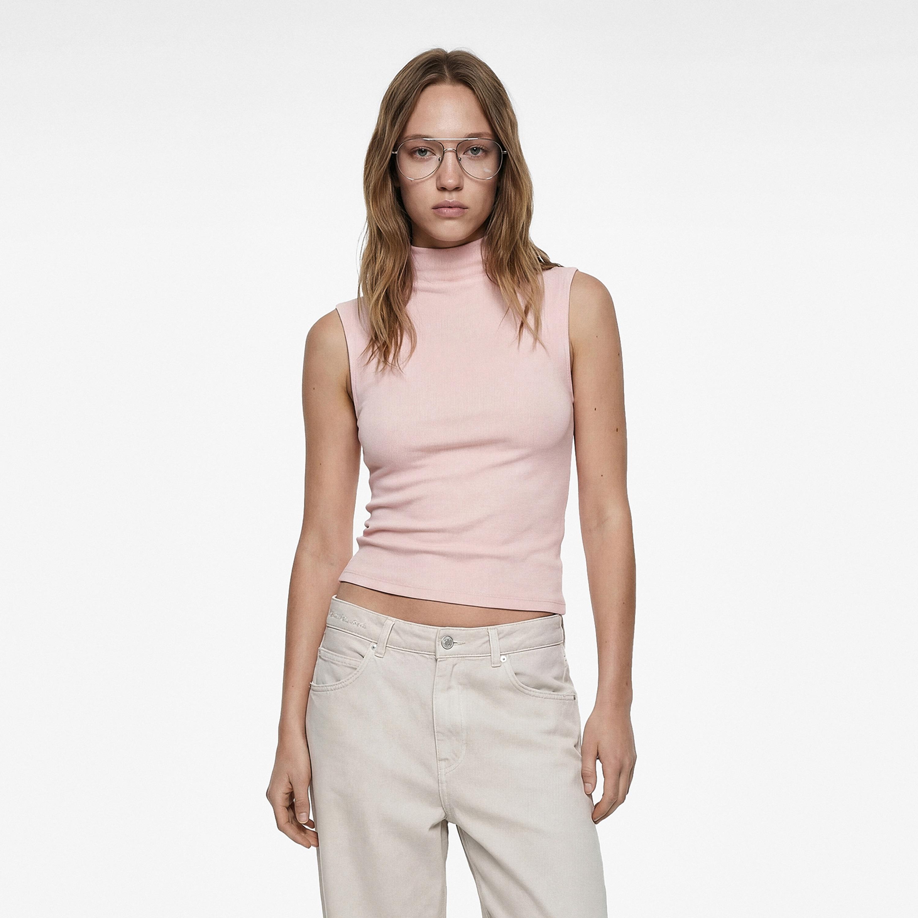 بلوزة نسائية من القطن بياقة عالية من كوتون-women-clothing-shirtsandblouses-blouses-image-1
