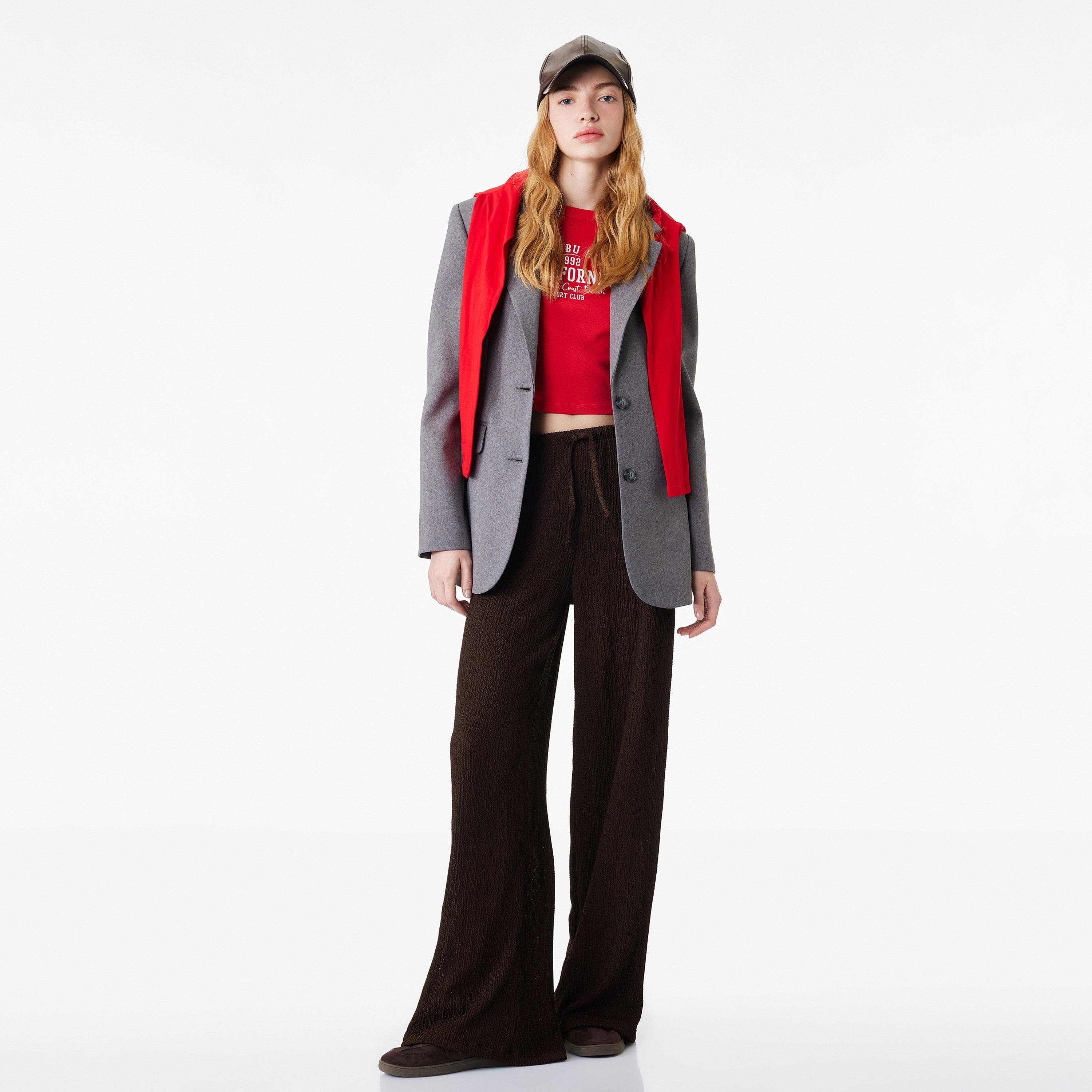 بنطلون نسائي واسع الساق بخصر برباط وقماش "تيكستشرد" بارز بلون بني من كوتون-women-clothing-bottoms-trousers-image-2
