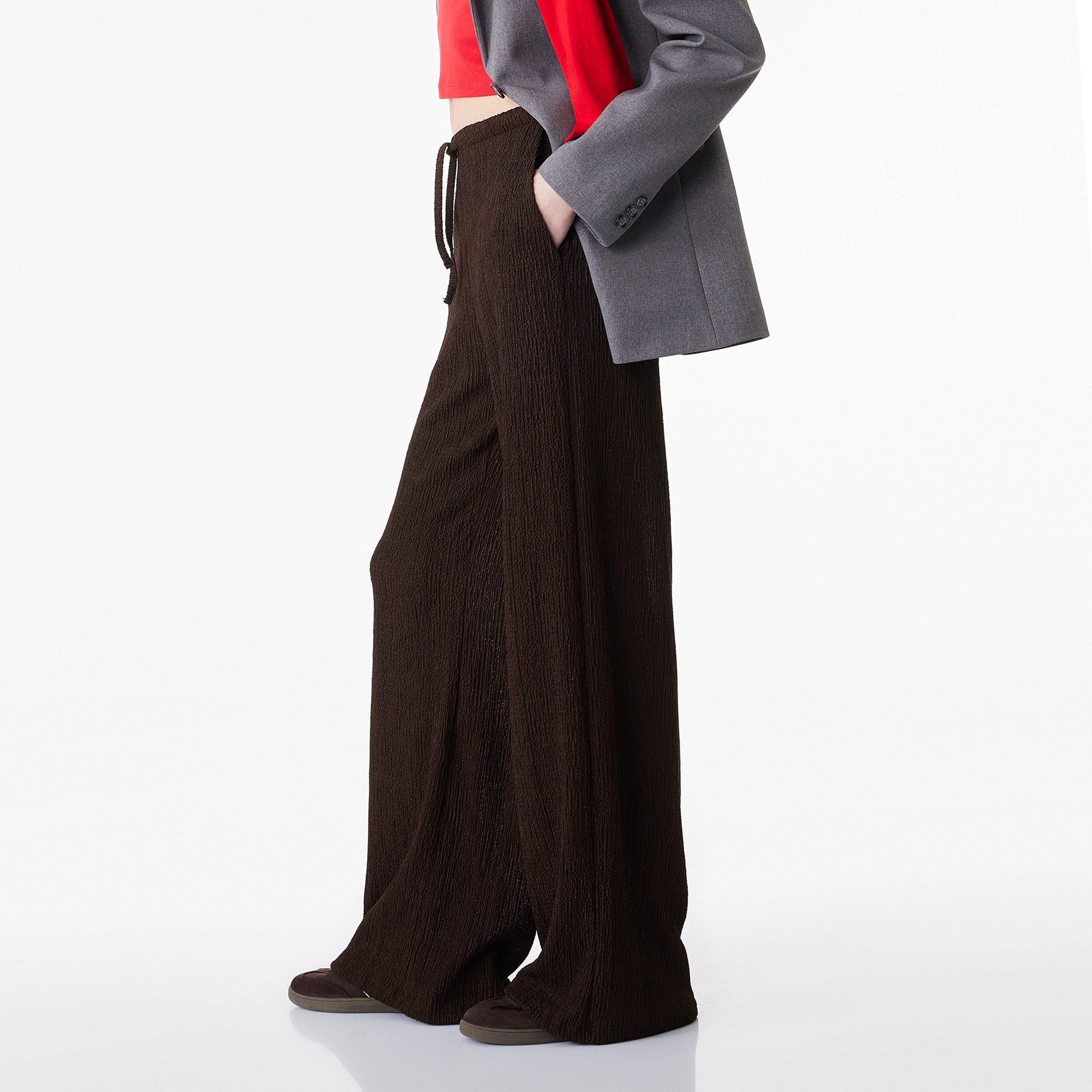 بنطلون نسائي واسع الساق بخصر برباط وقماش "تيكستشرد" بارز بلون بني من كوتون-women-clothing-bottoms-trousers-image-3
