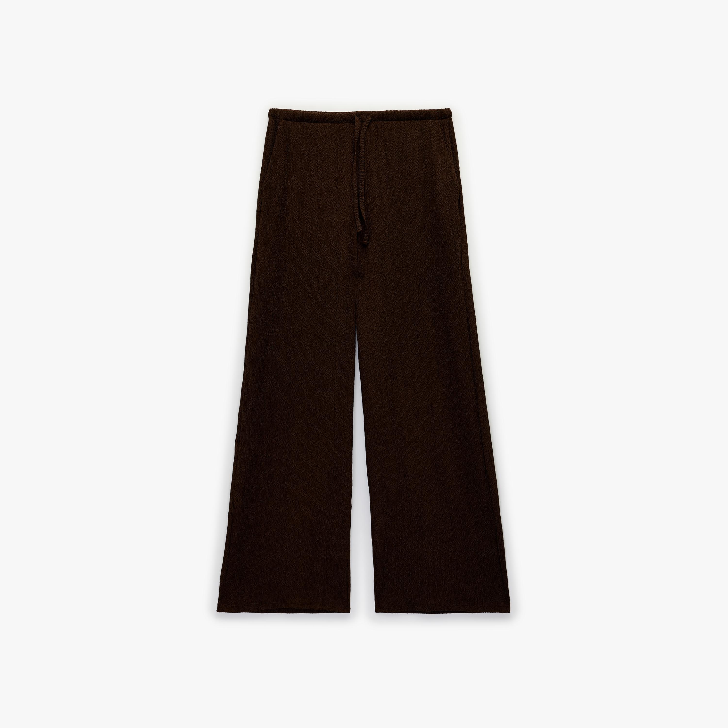 بنطلون نسائي واسع الساق بخصر برباط وقماش "تيكستشرد" بارز بلون بني من كوتون-women-clothing-bottoms-trousers-image-4