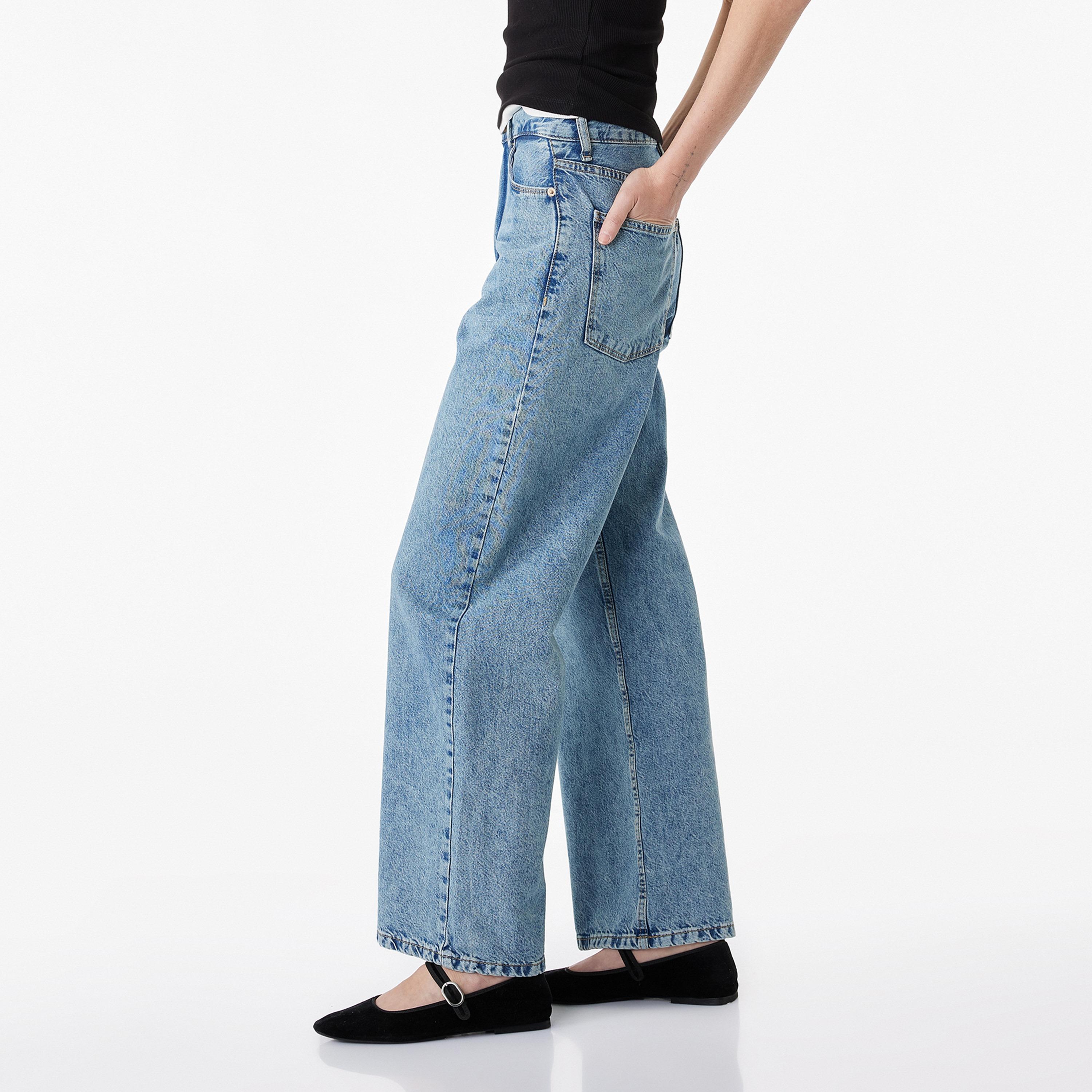 بنطلون جينز نسائي خصر مرتفع قصة "ريلاكس فت" سادة من كوتون-women-clothing-bottoms-jeans-image-3