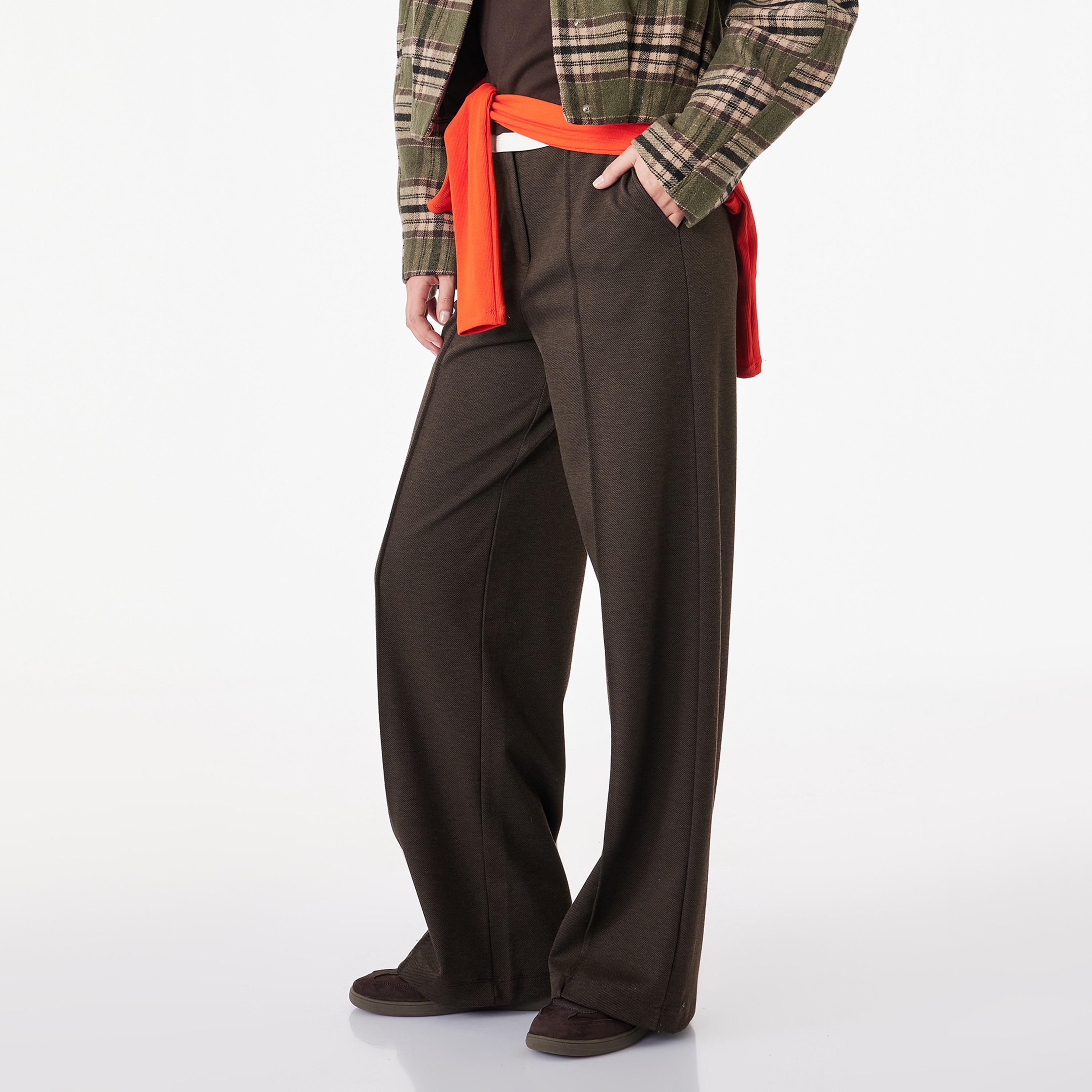 بنطلون نسائي قصة مستقيمة سادة بزر وسحاب بلون بني من كوتون-women-clothing-bottoms-trousers-image-3