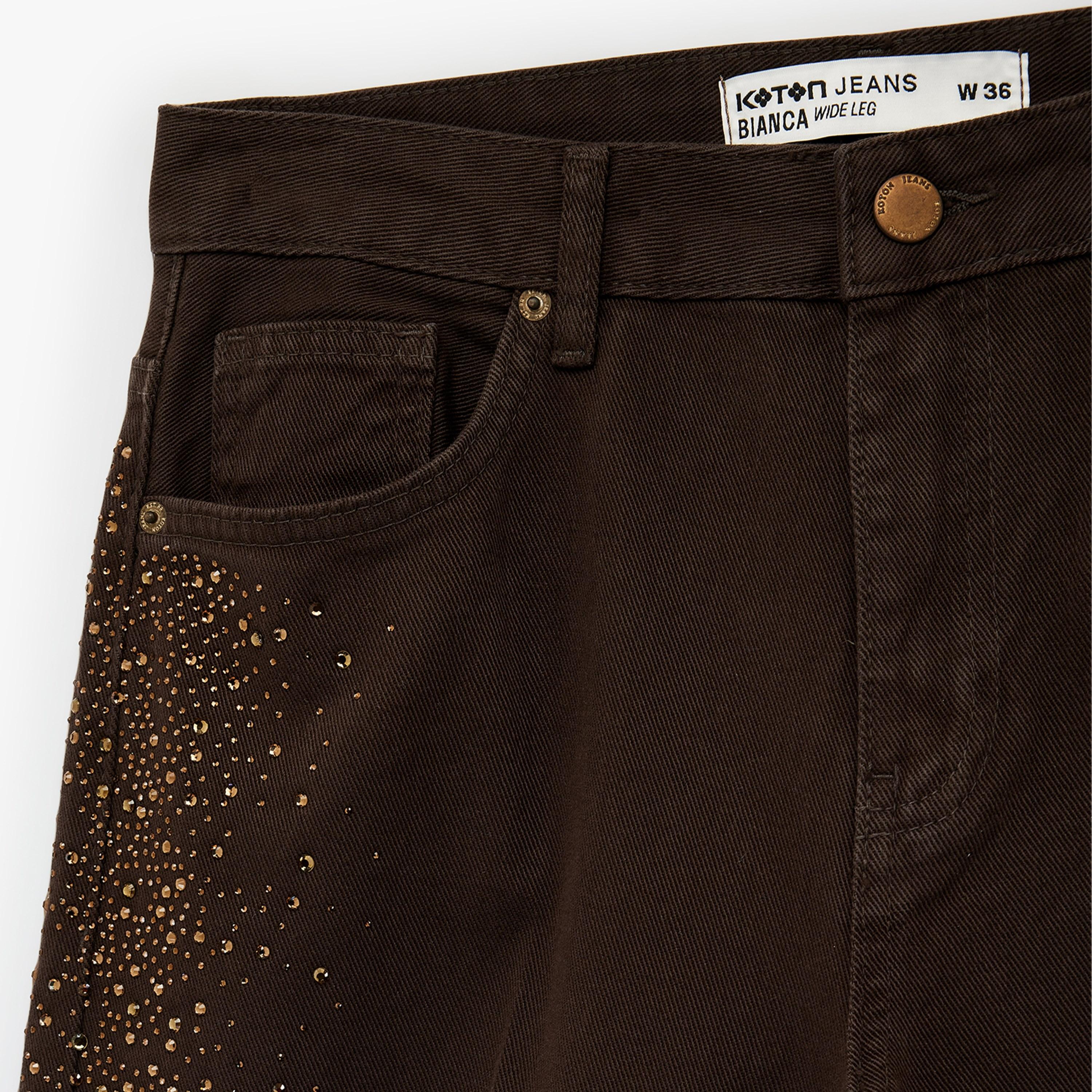 بنطلون جينز نسائي خصر متوسط قصة "ريجولار فت" وتفاصيل أحجار من كوتون-women-clothing-bottoms-jeans-image-7