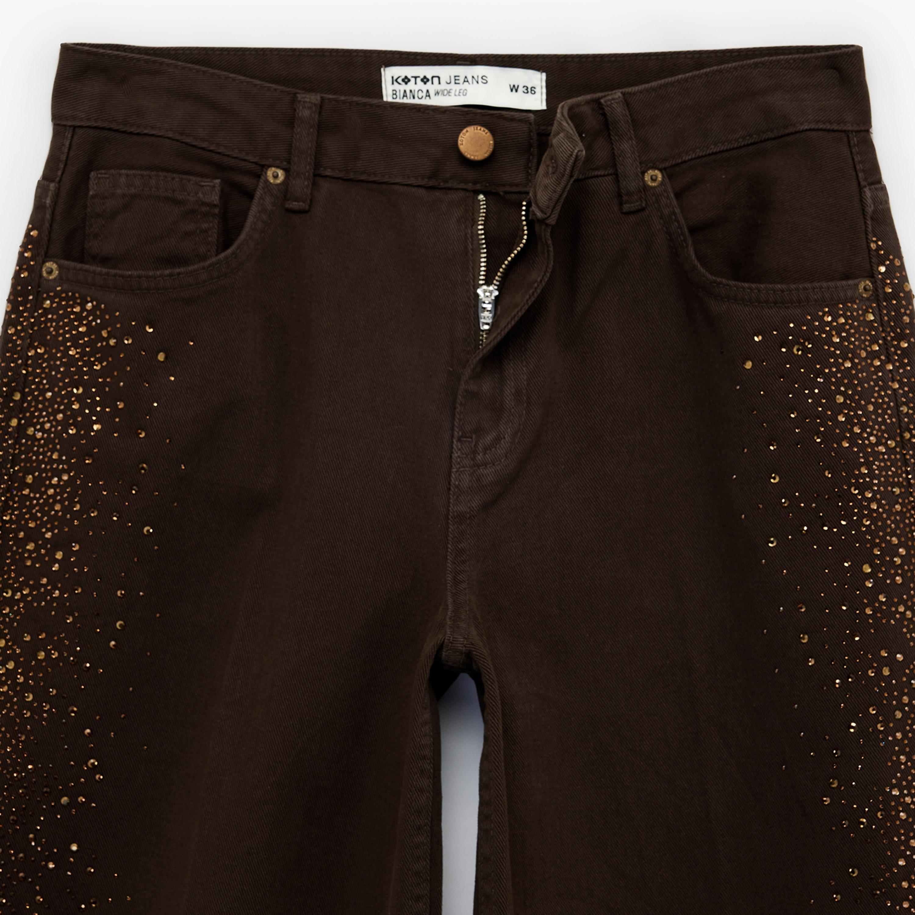 بنطلون جينز نسائي خصر متوسط قصة "ريجولار فت" وتفاصيل أحجار من كوتون-women-clothing-bottoms-jeans-image-8
