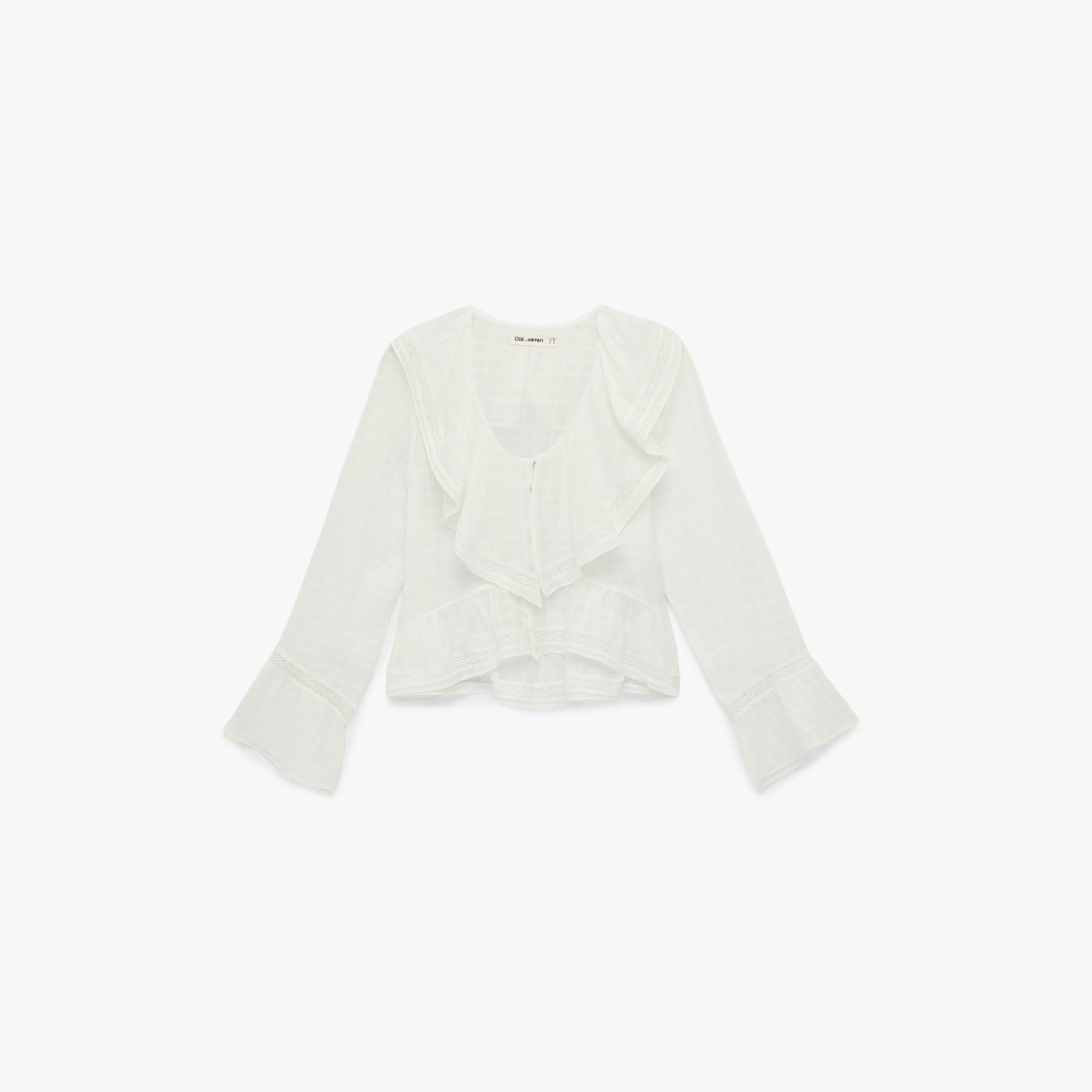 بلوزة نسائية بتطريز بلون أوف وايت من كوتون-women-clothing-shirtsandblouses-blouses-image-3