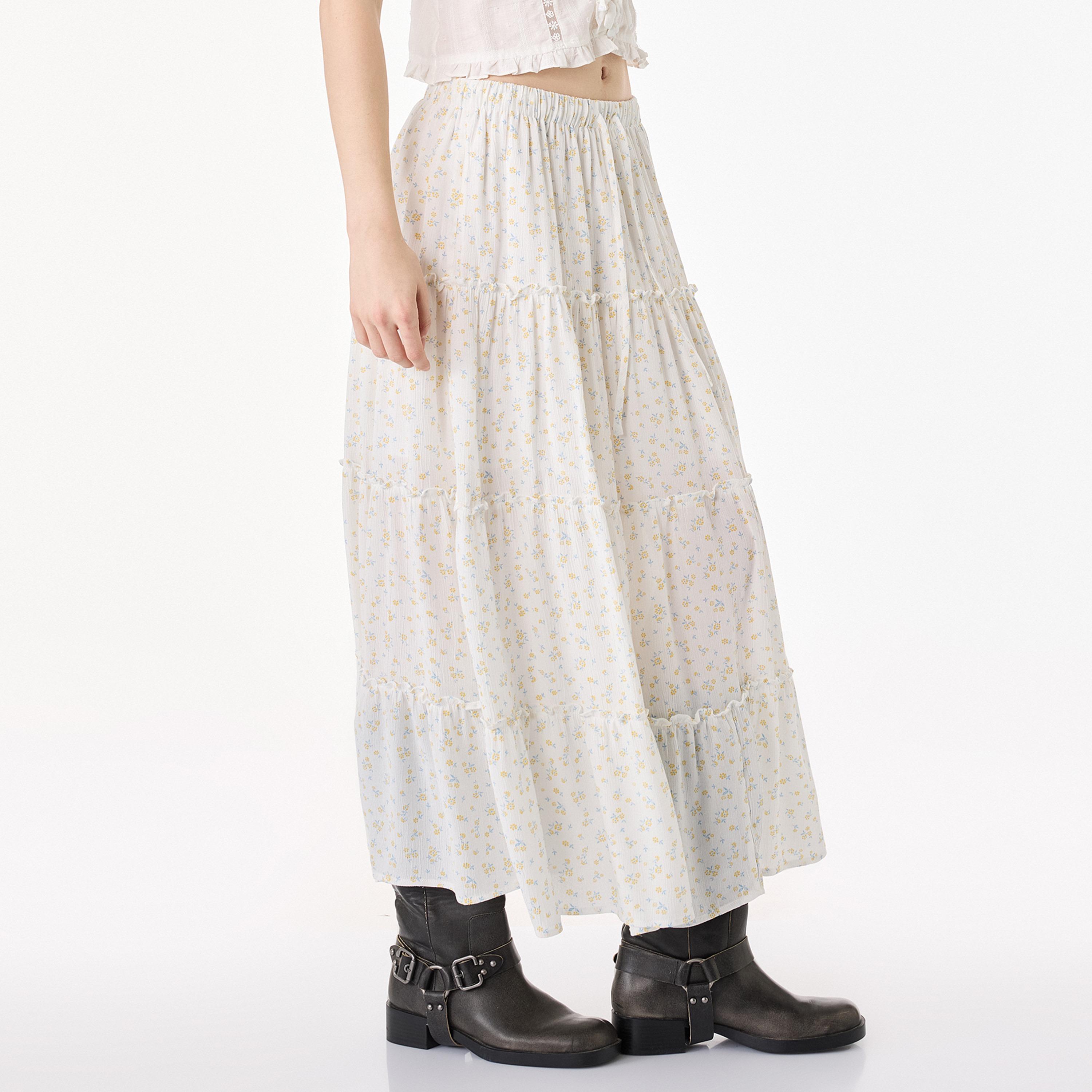 تنورة ماكسي نسائية بتصميم طبقات بطبعة زهور بيضاء من كوتون-women-clothing-bottoms-skirts-image-3
