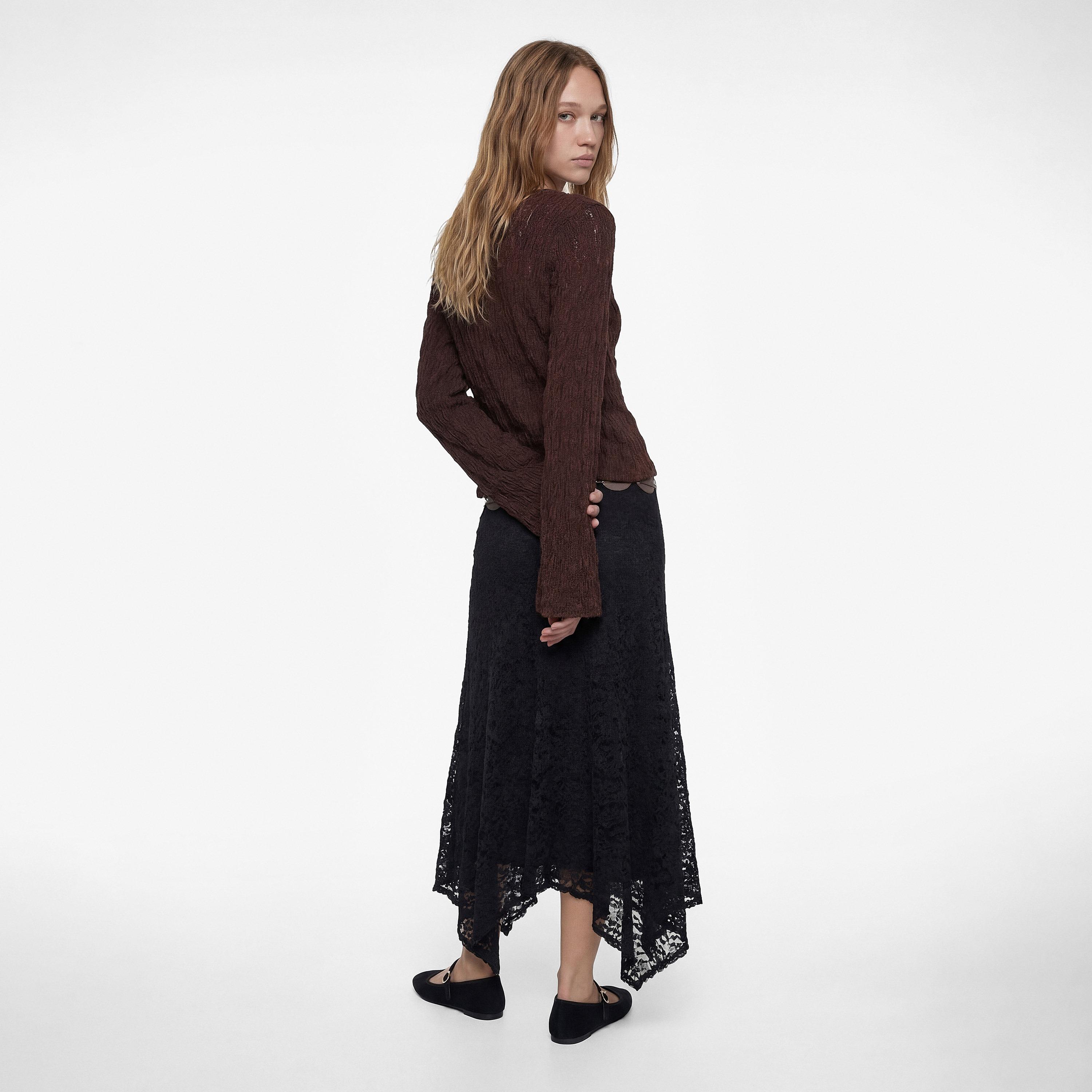 بلوزة نسائية من قماش مجعد بلون بني من كوتون-women-clothing-shirtsandblouses-blouses-image-3