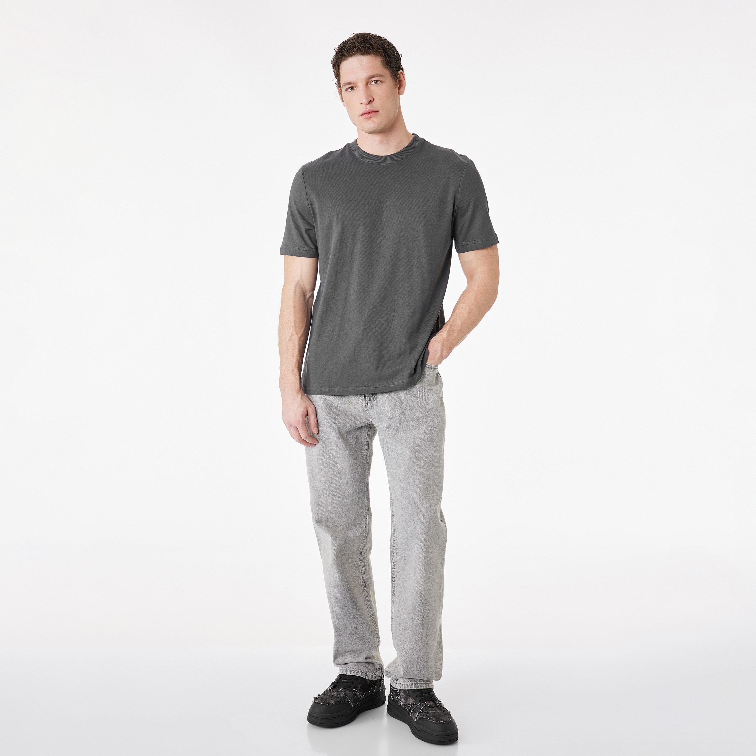 KOTON Plain Crew Neck Short Sleeves Men's T-Shirt-men-clothing-tshirtsandpolos-tshirts-image-2