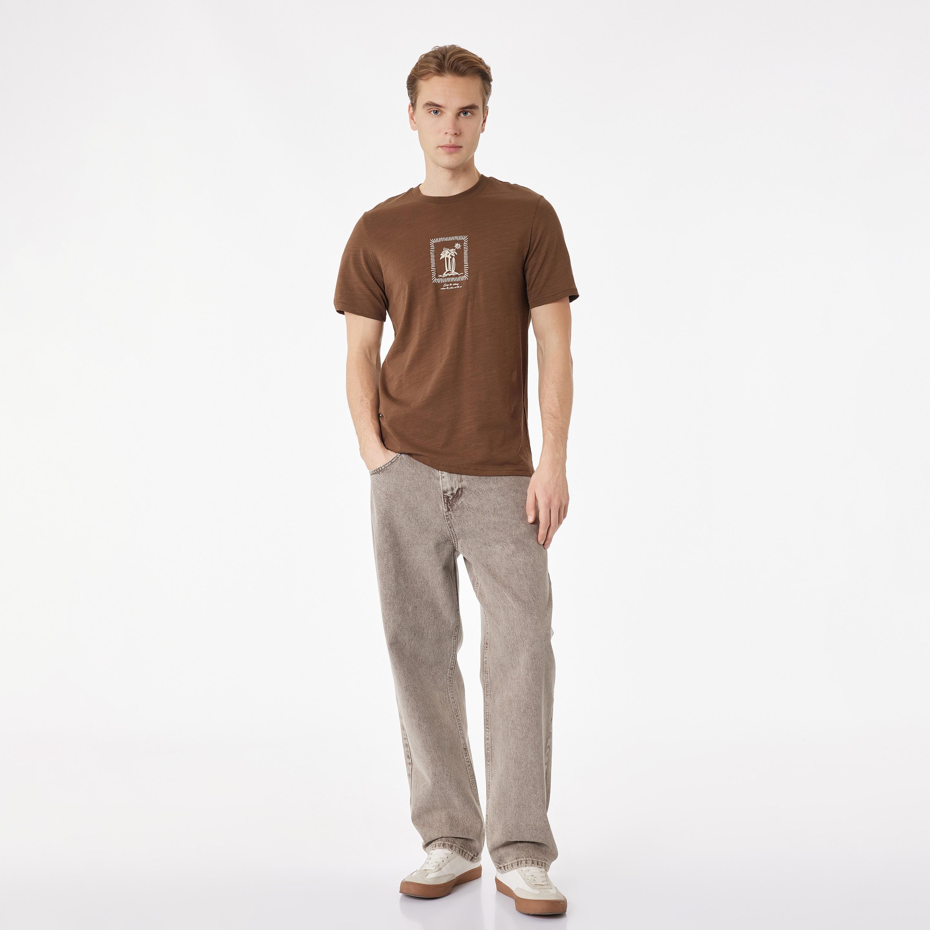 تيشيرت رجالي أكمام قصيرة بياقة مستديرة وطبعة أشجار النخيل من كوتون-men-clothing-tshirtsandpolos-tshirts-image-2