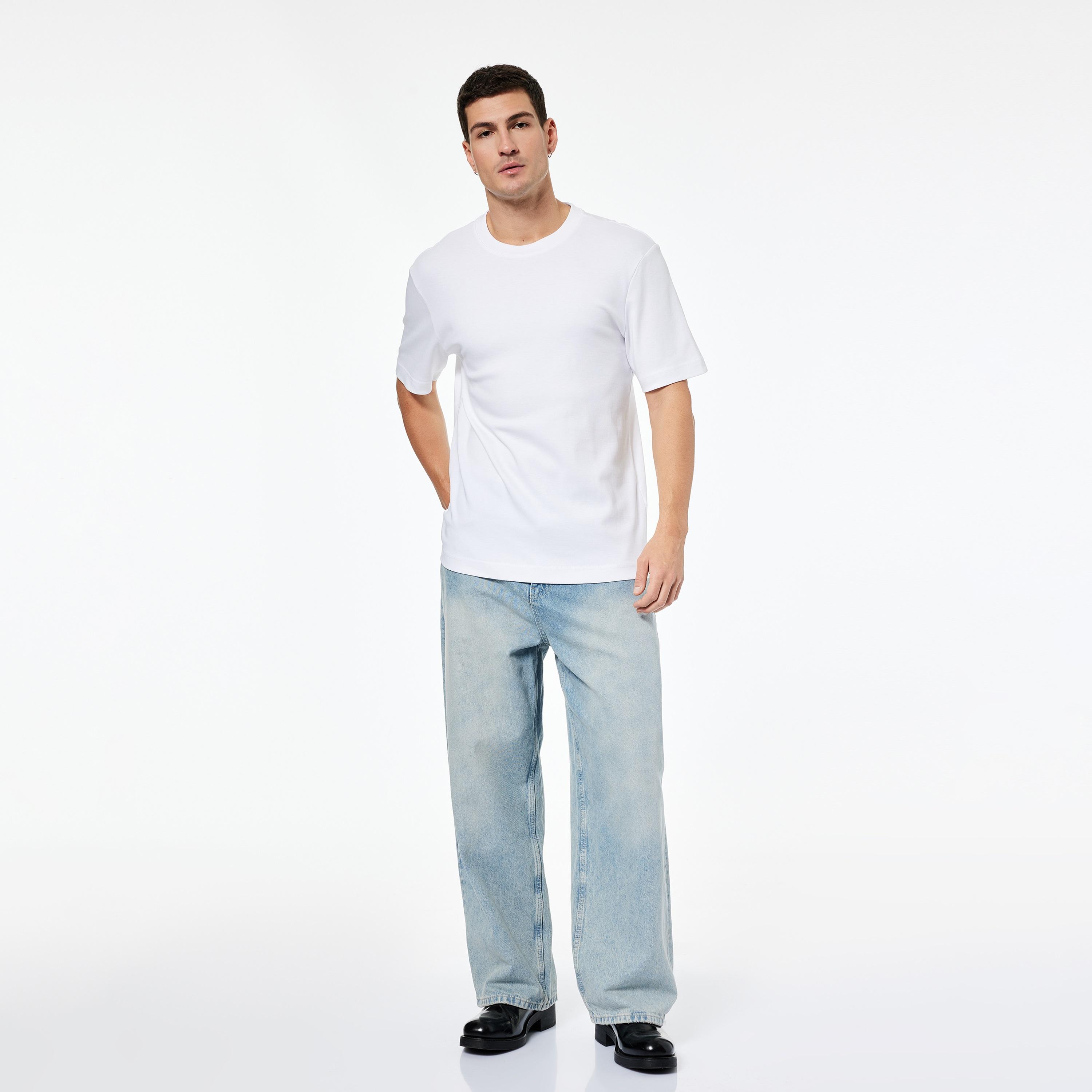 تيشيرت رجالي بأكمام قصيرة وياقة دائرية سادة من كوتون.-men-clothing-tshirtsandpolos-tshirts-image-2