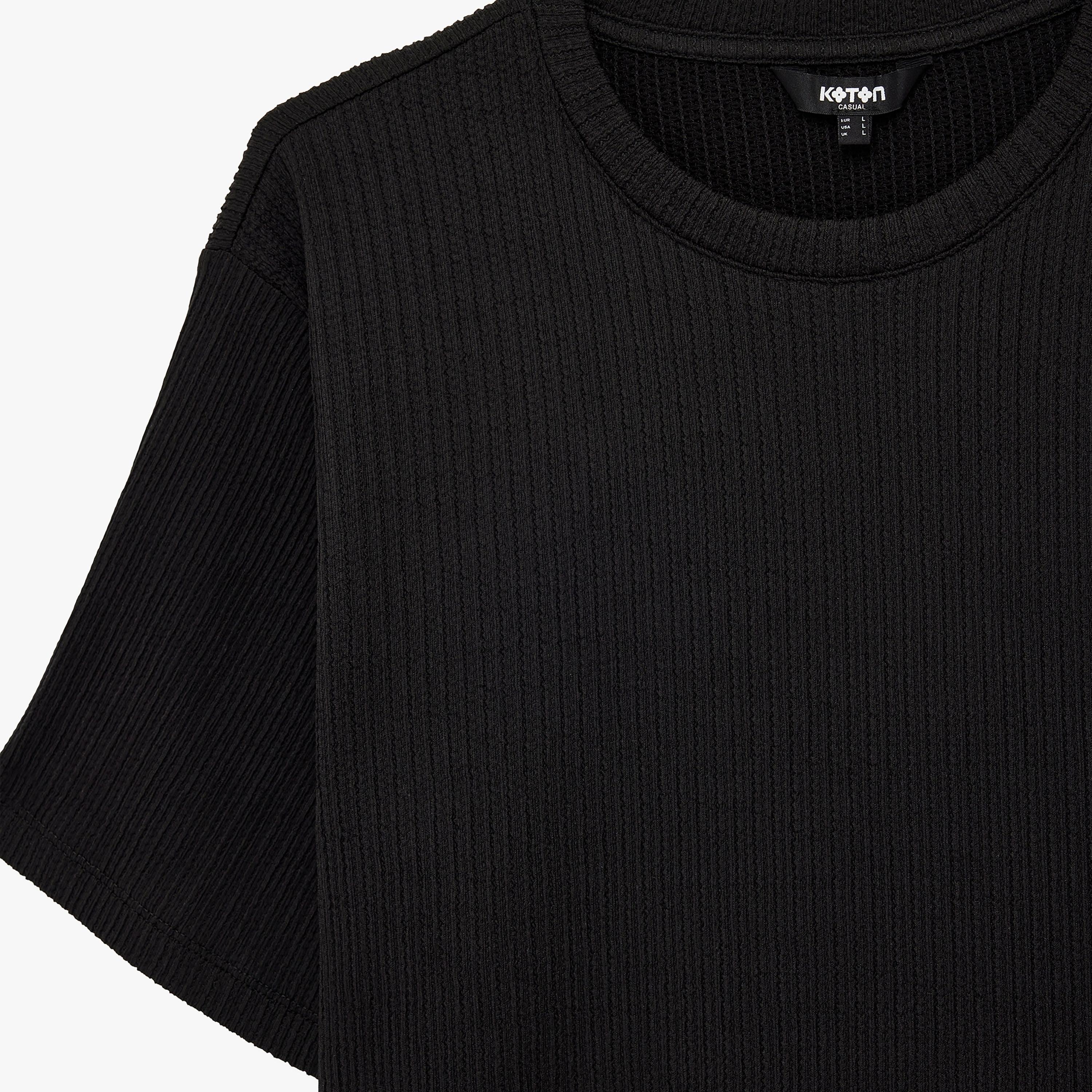 KOTON Textured Crew Neck Short Sleeves Men's T-Shirt-men-clothing-tshirtsandpolos-tshirts-image-5