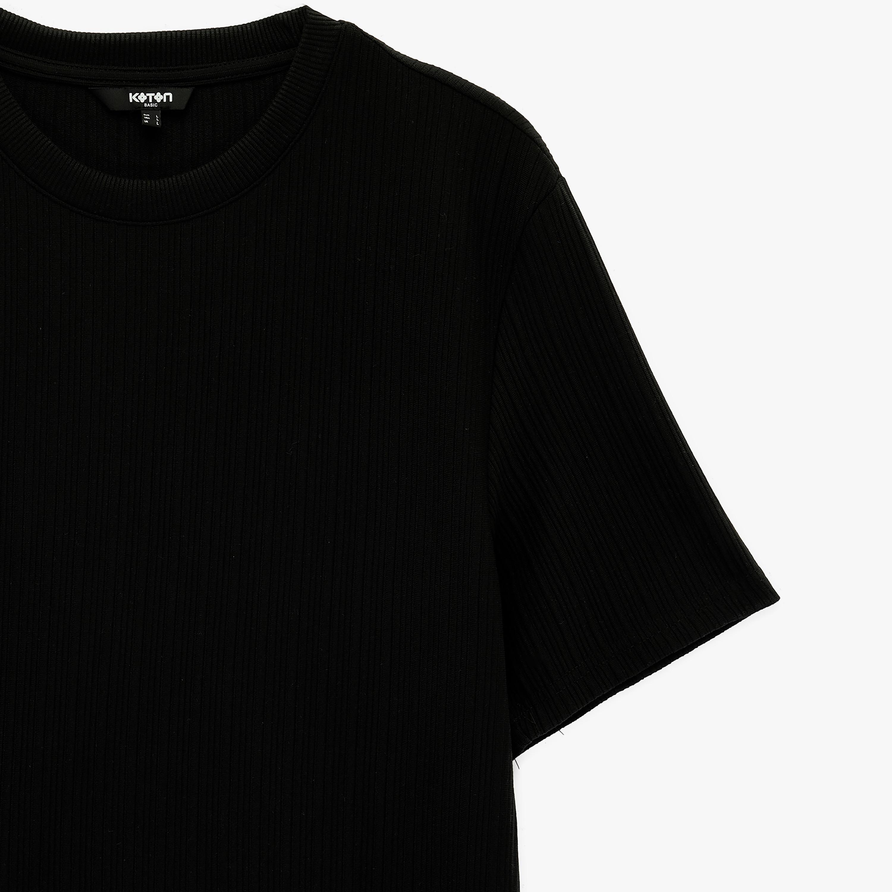 KOTON Textured Crew Neck Short Sleeves Men's T-Shirt-men-clothing-tshirtsandpolos-tshirts-image-5