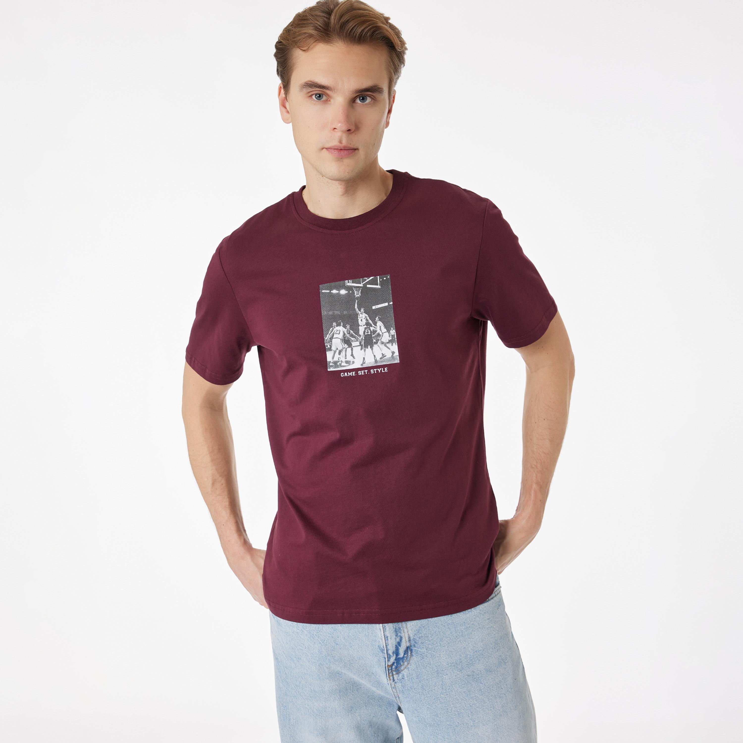 تيشيرت رجالي أكمام قصيرة بياقة مستديرة وطبعة "غرافيك" لصورة فوتوغرافية من كوتون-men-clothing-tshirtsandpolos-tshirts-image-1