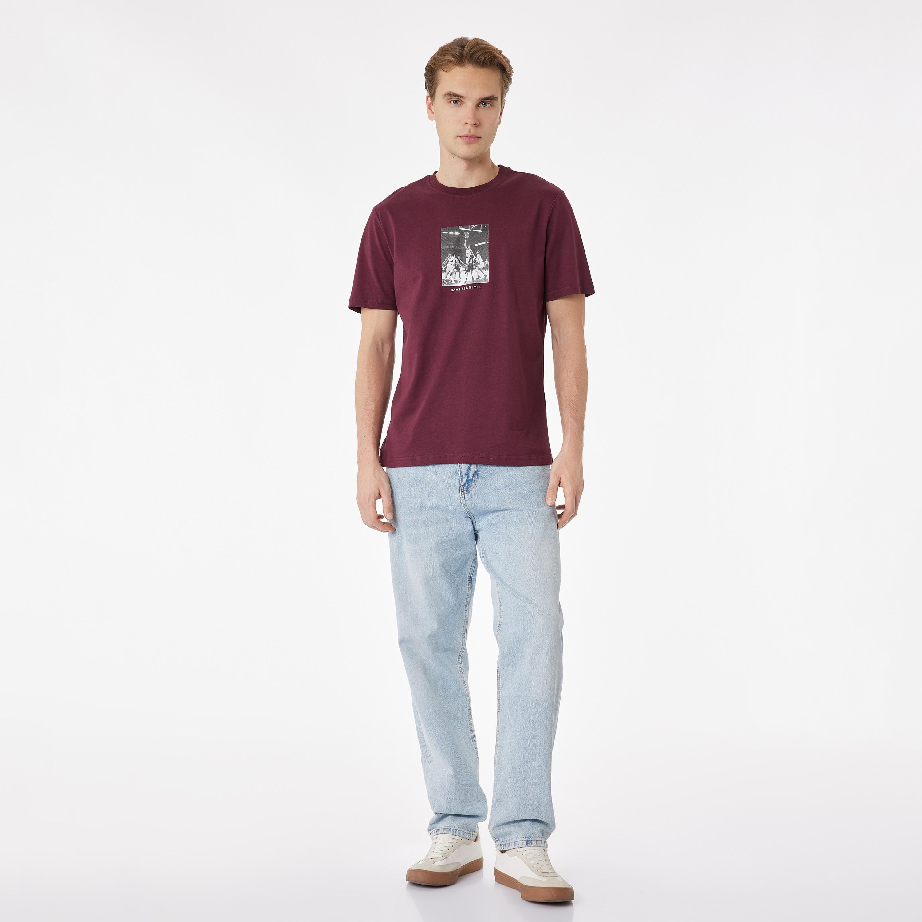 تيشيرت رجالي أكمام قصيرة بياقة مستديرة وطبعة "غرافيك" لصورة فوتوغرافية من كوتون-men-clothing-tshirtsandpolos-tshirts-image-2