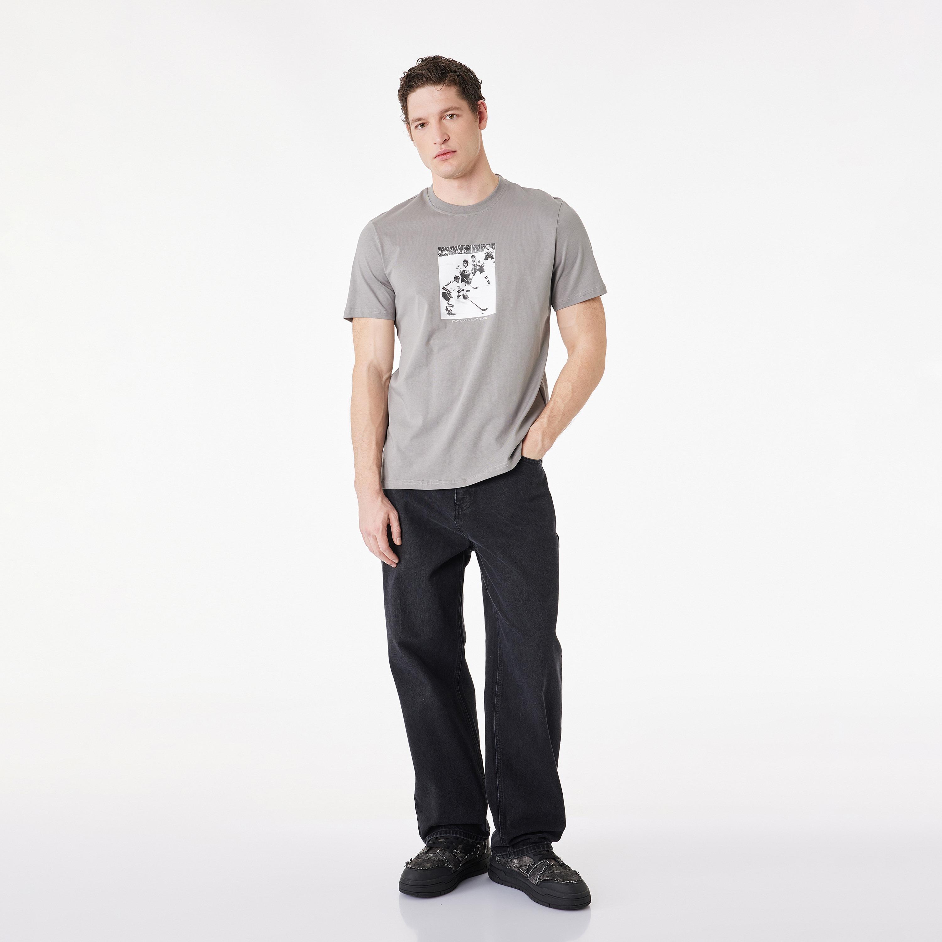 KOTON Graphic Photo Print Crew Neck Short Sleeves Men's T-Shirt-men-clothing-tshirtsandpolos-tshirts-image-2