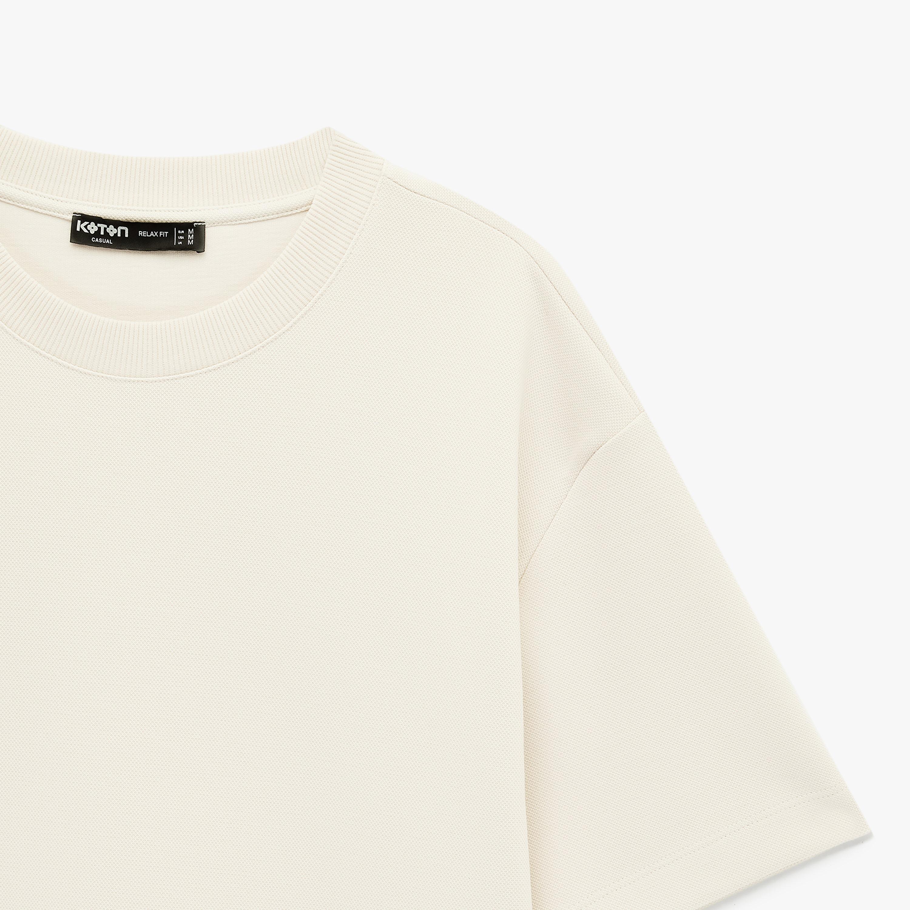 KOTON Plain Crew Neck Short Sleeves Men's T-Shirt-men-clothing-tshirtsandpolos-tshirts-image-6