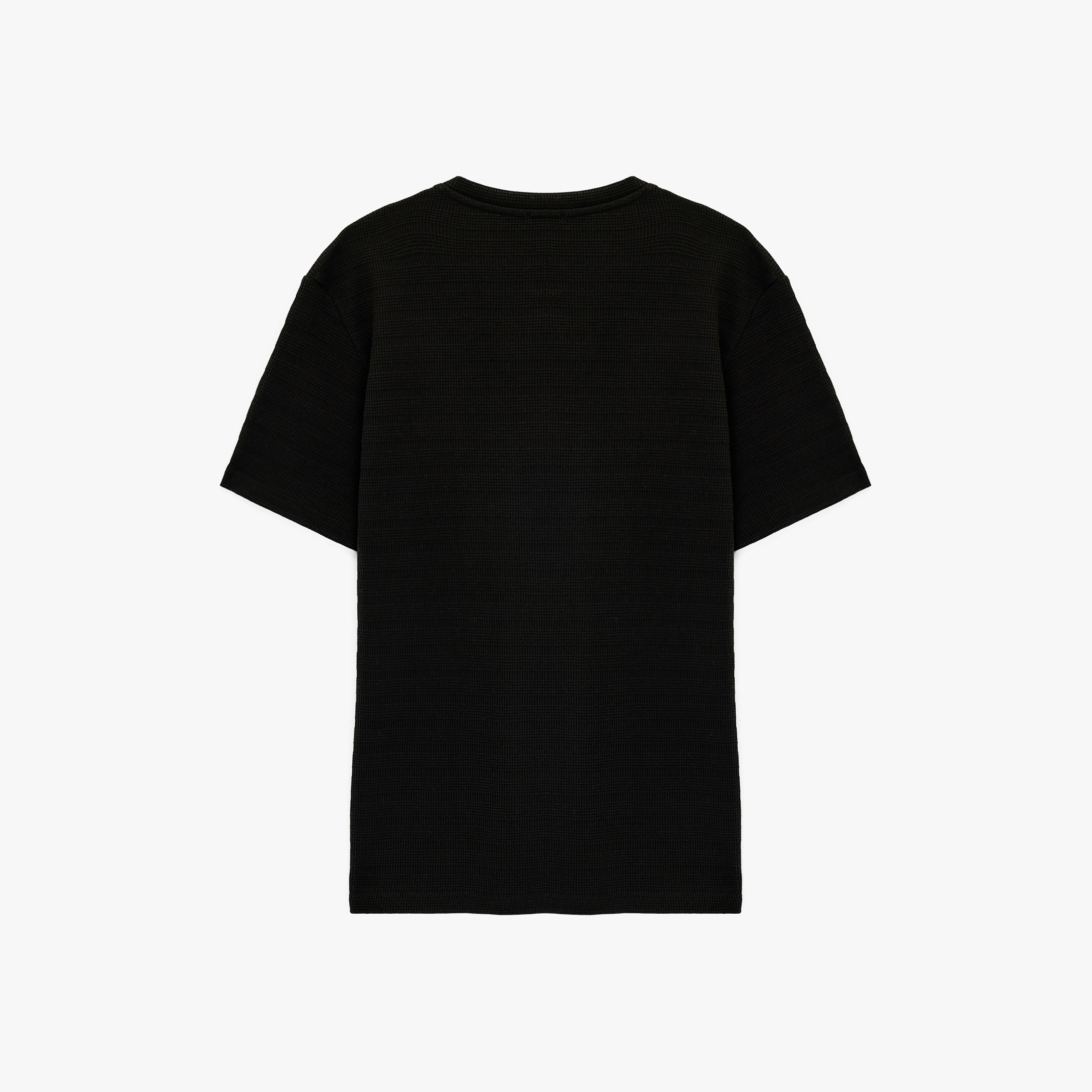 KOTON Textured Crew Neck Short Sleeves Men's T-Shirt-men-clothing-tshirtsandpolos-tshirts-image-4
