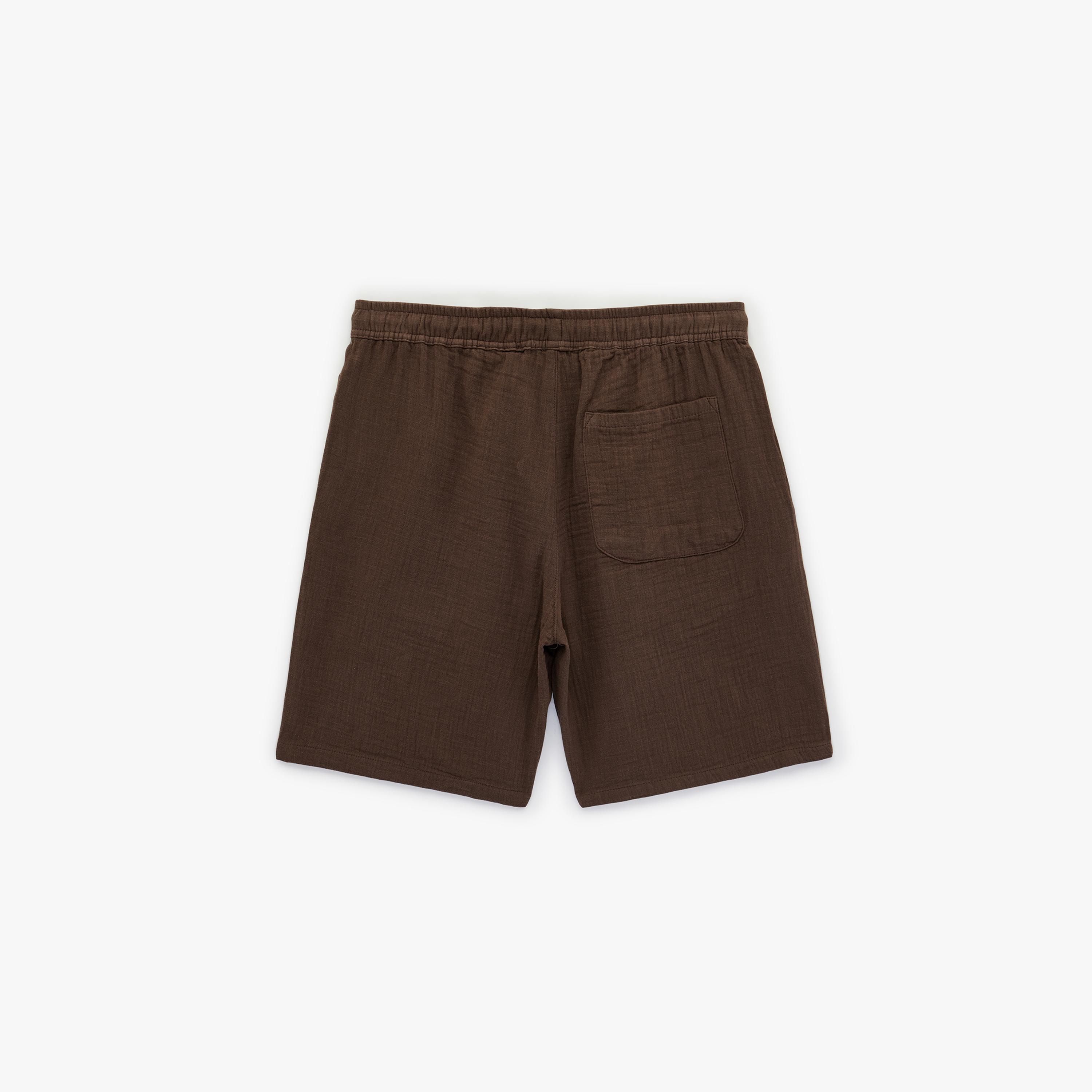 شورت رجالي بخصر متوسط الارتفاع ورباط وقصة عادية من كوتون-men-clothing-bottoms-shorts-image-4