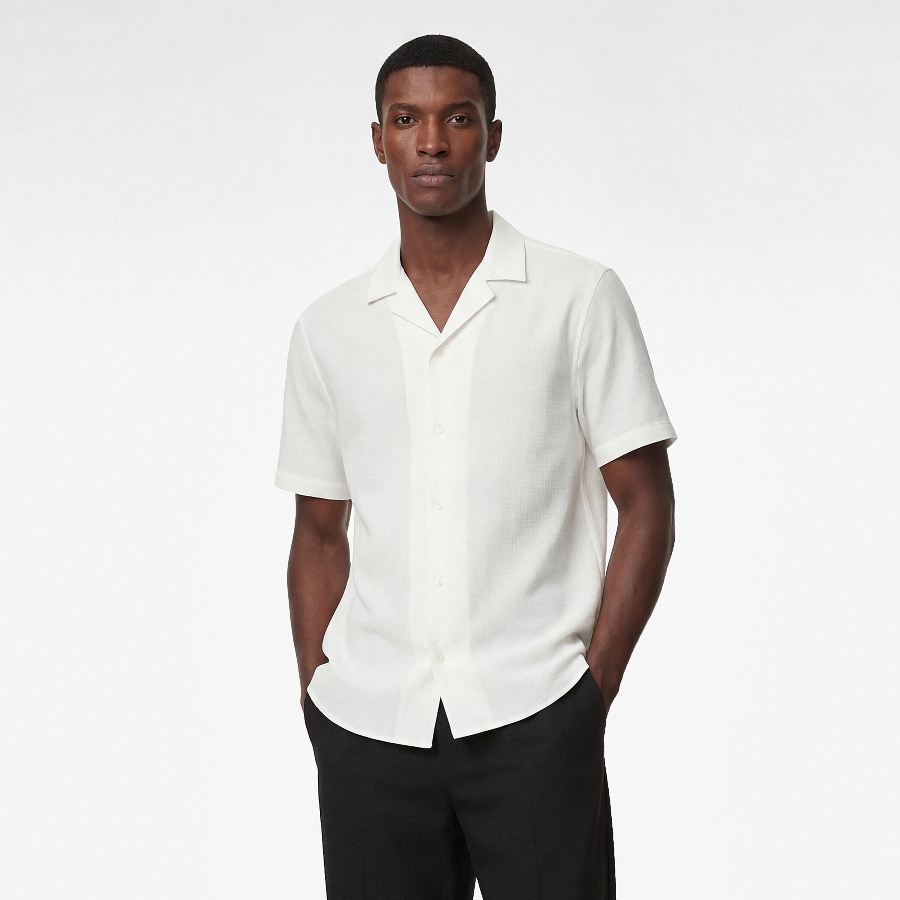 قميص رجالي عادي بأكمام قصيرة وياقة منتجع عادية من كوتون-men-clothing-shirts-image-1