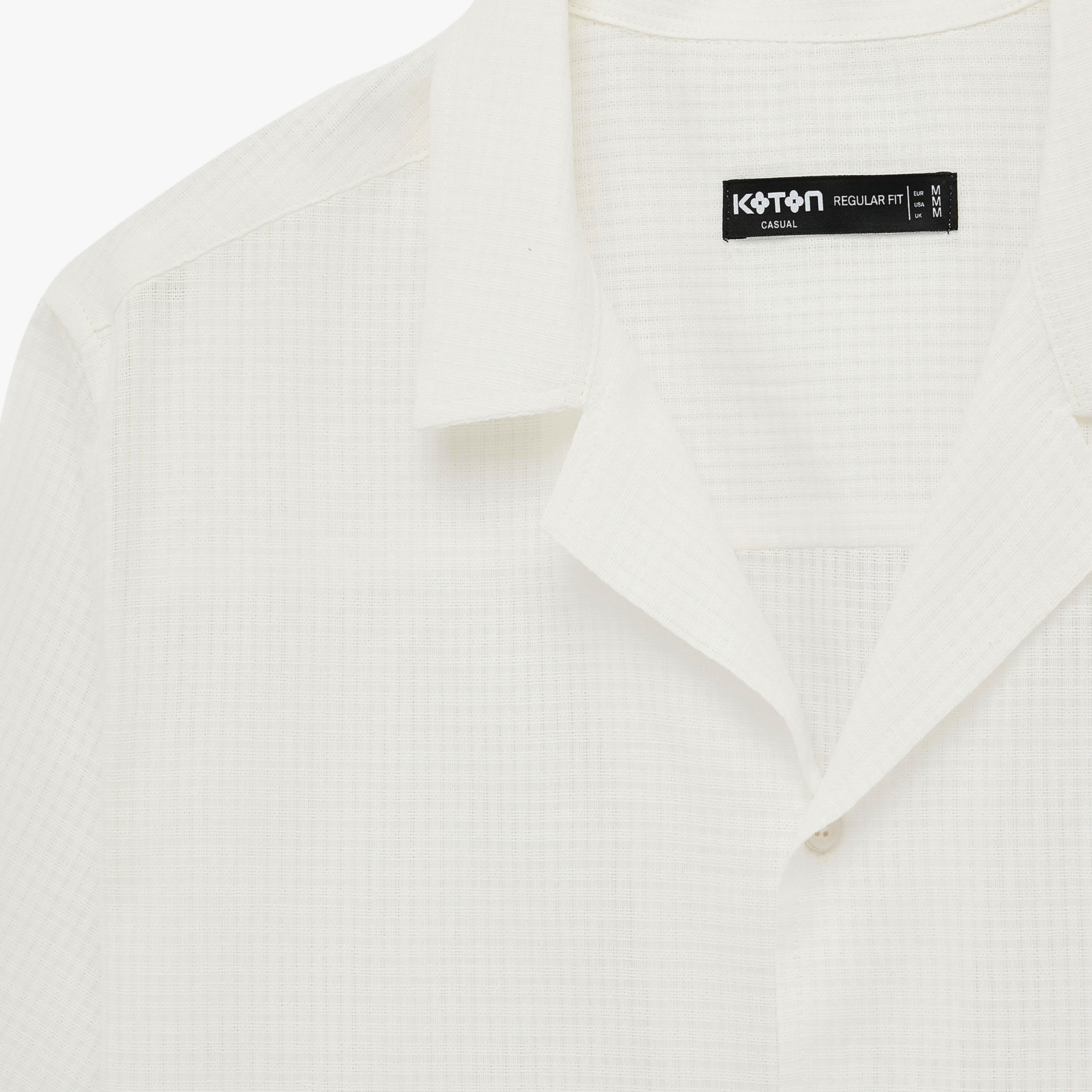 قميص رجالي عادي بأكمام قصيرة وياقة منتجع عادية من كوتون-men-clothing-shirts-image-5