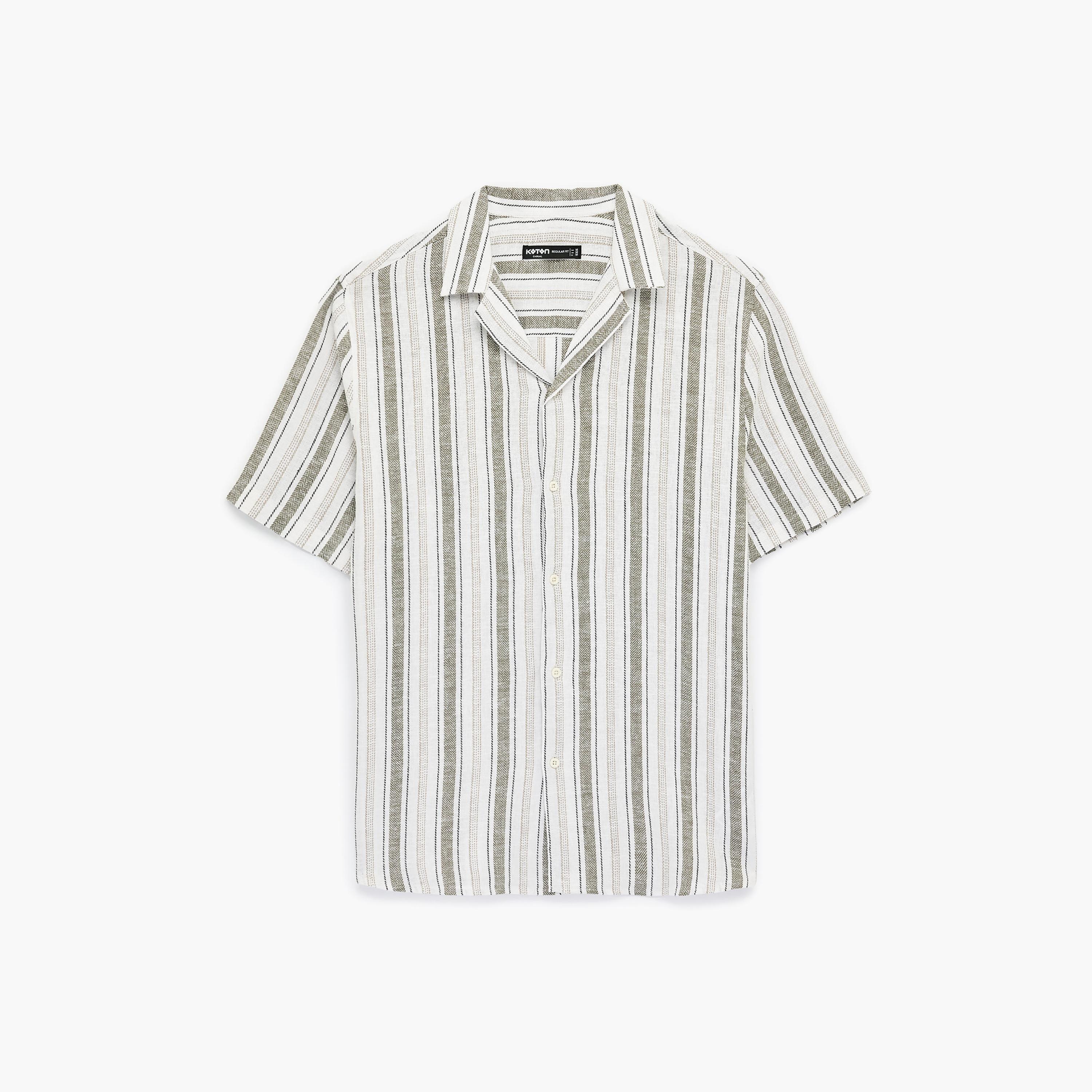 قميص رجالي أكمام قصيرة بقصة "ريجولار فيت" وياقة "ريزورت" وتصميم مخطط من كوتون-men-clothing-shirts-image-6